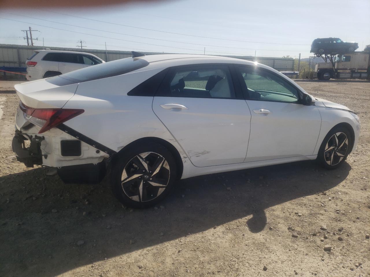 Photo 2 VIN: 5NPLS4AG7PH113533 - HYUNDAI ELANTRA 