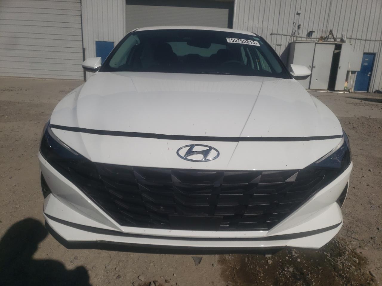 Photo 4 VIN: 5NPLS4AG7PH113533 - HYUNDAI ELANTRA 