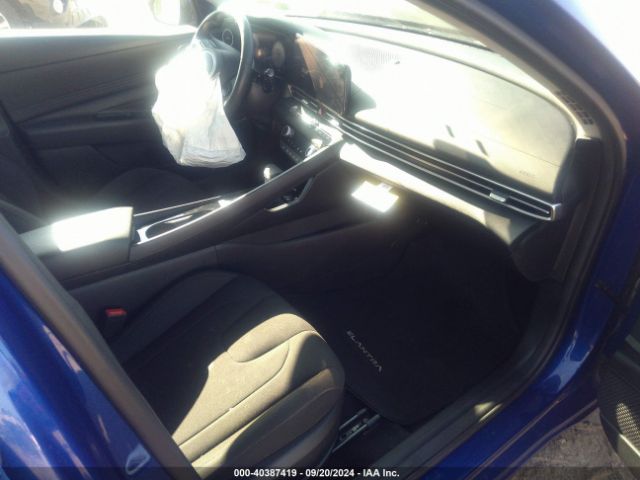 Photo 4 VIN: 5NPLS4AG7PH116450 - HYUNDAI ELANTRA 