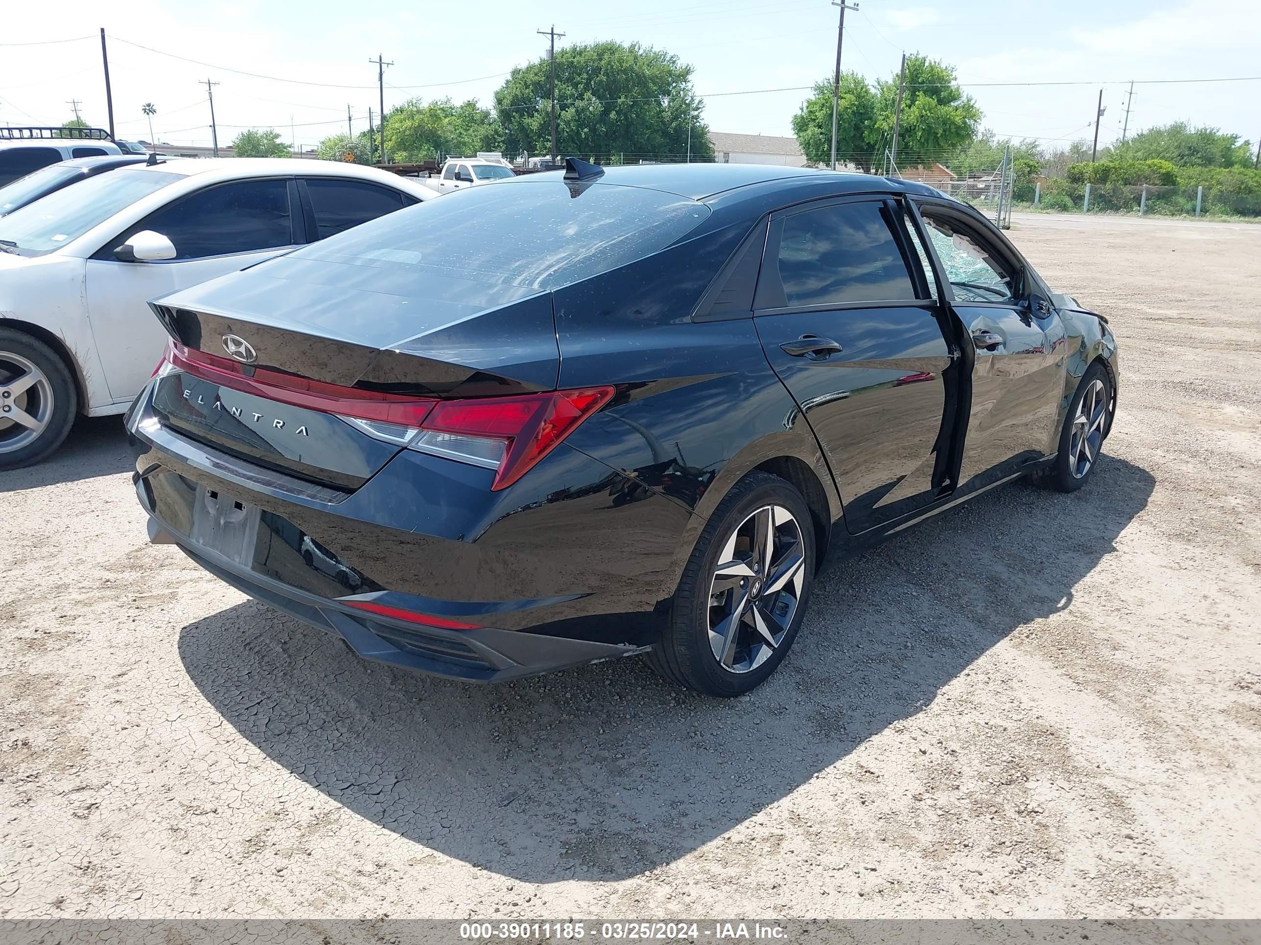 Photo 3 VIN: 5NPLS4AG8PH096368 - HYUNDAI ELANTRA 