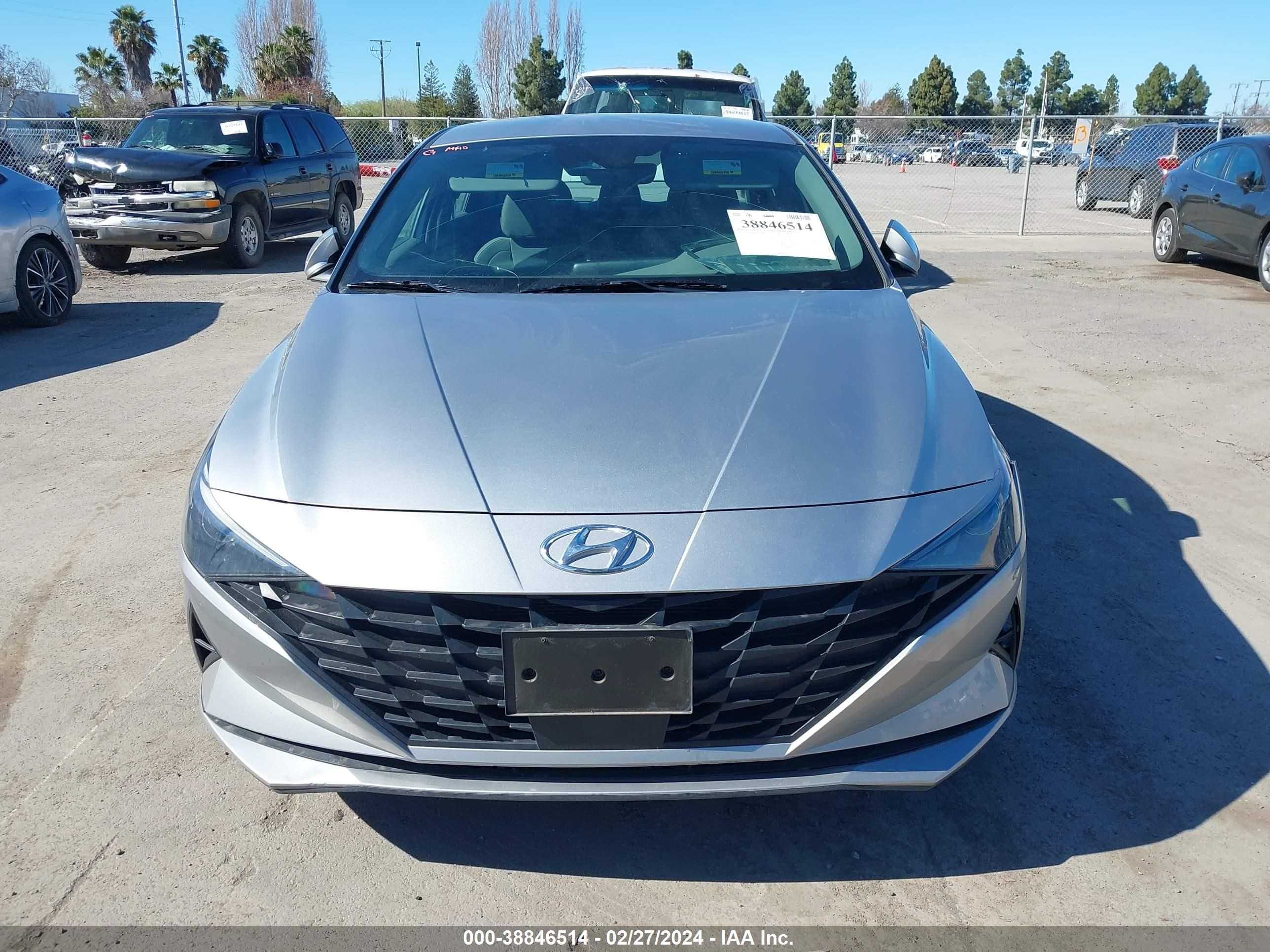 Photo 11 VIN: 5NPLS4AG8PH096662 - HYUNDAI ELANTRA 