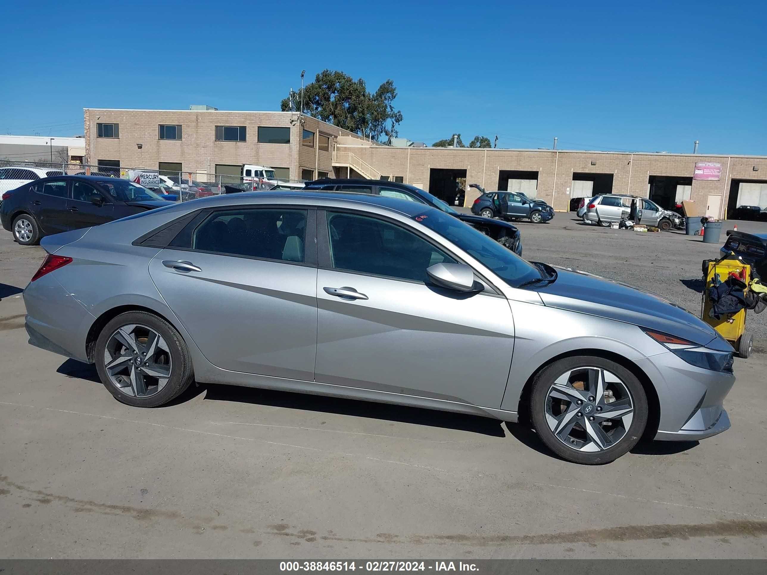 Photo 12 VIN: 5NPLS4AG8PH096662 - HYUNDAI ELANTRA 