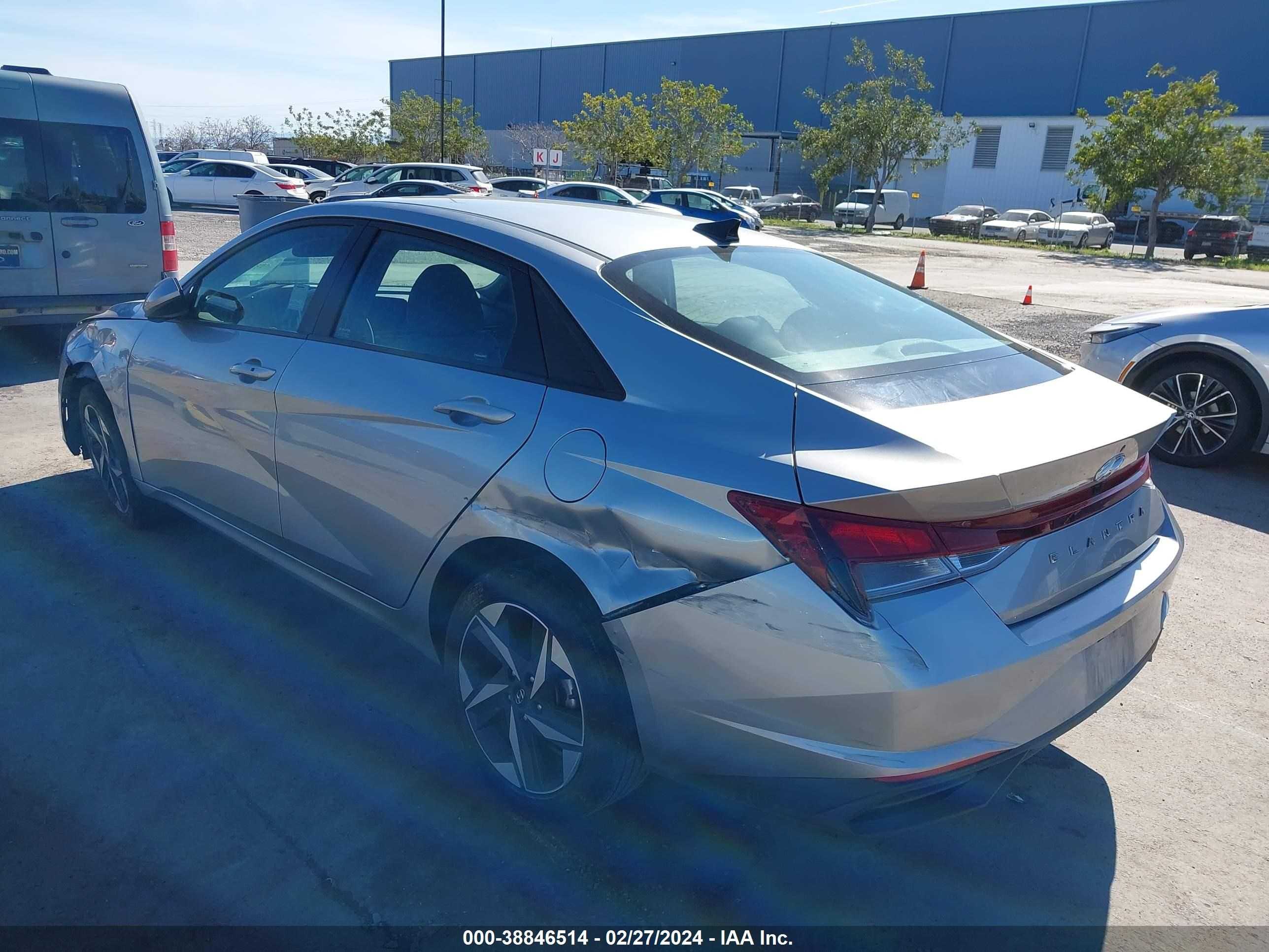 Photo 2 VIN: 5NPLS4AG8PH096662 - HYUNDAI ELANTRA 