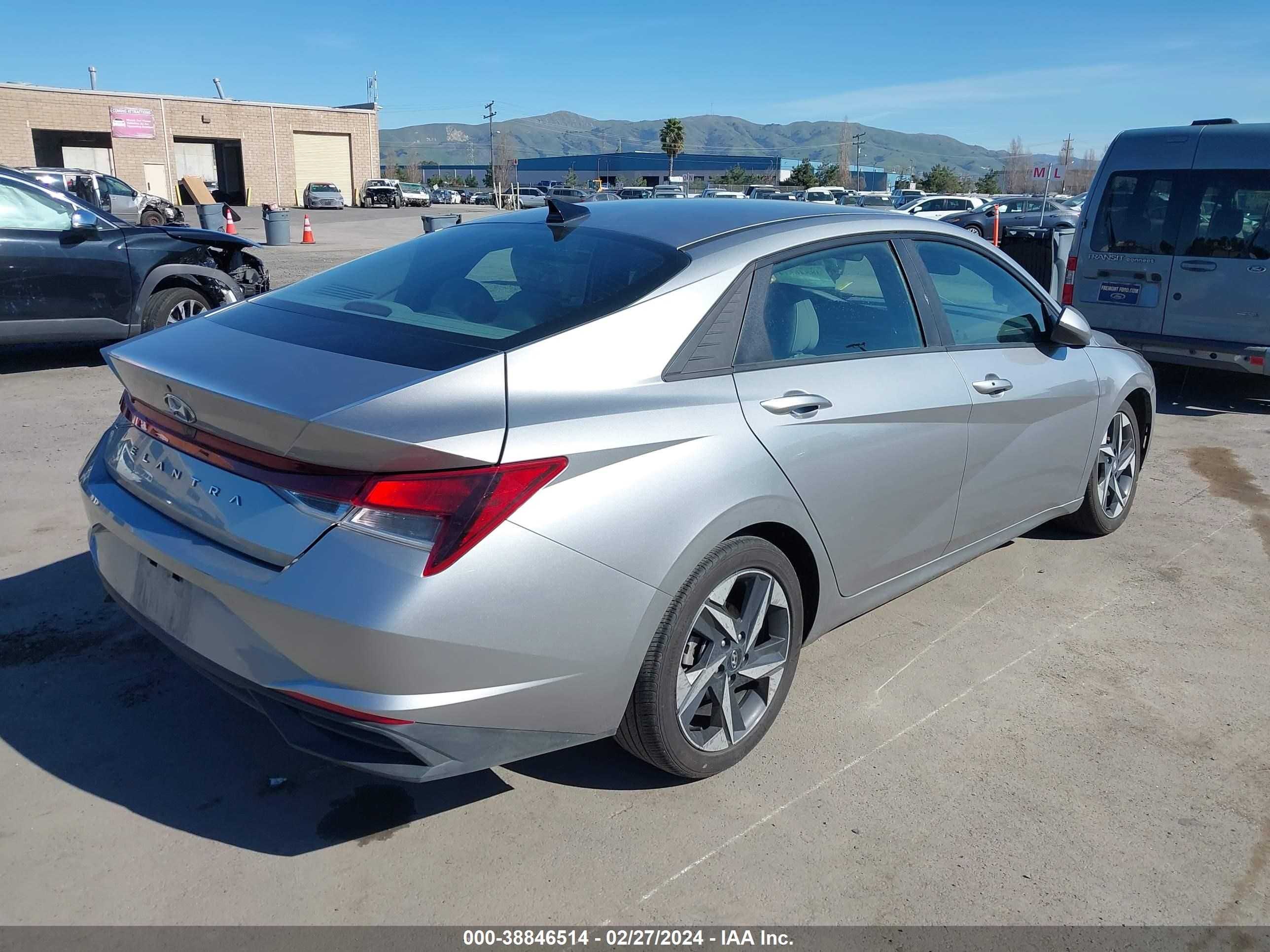 Photo 3 VIN: 5NPLS4AG8PH096662 - HYUNDAI ELANTRA 