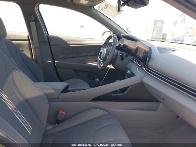 Photo 4 VIN: 5NPLS4AG9PH092944 - HYUNDAI ELANTRA 