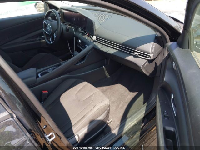 Photo 4 VIN: 5NPLS4AGXPH111615 - HYUNDAI ELANTRA 