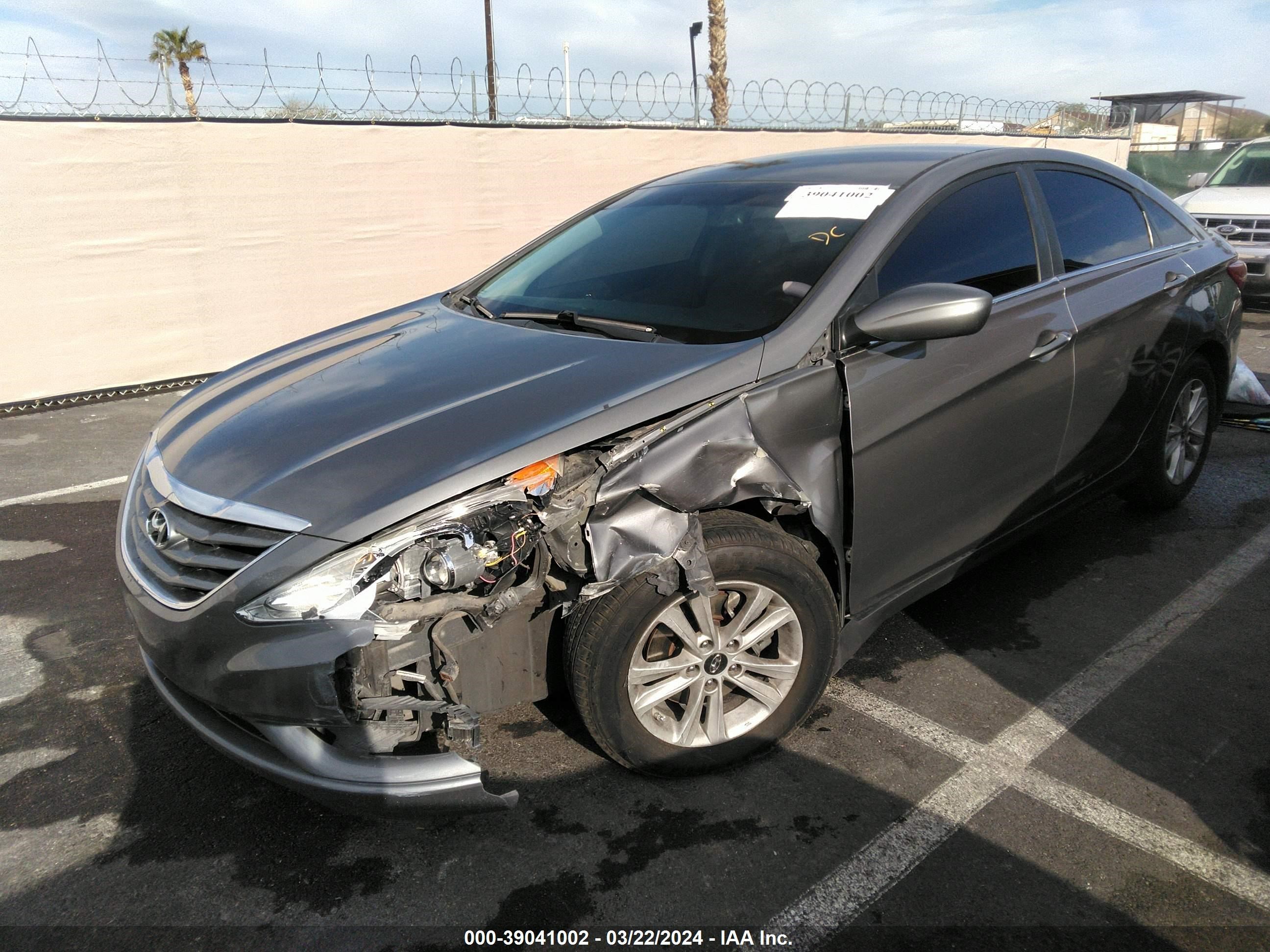 Photo 1 VIN: 5NPRN4AC9DH580745 - HYUNDAI SONATA 