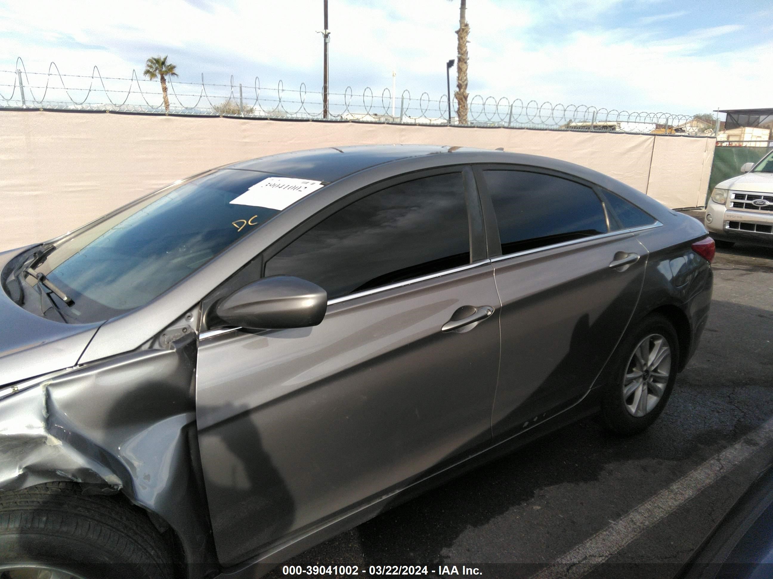 Photo 13 VIN: 5NPRN4AC9DH580745 - HYUNDAI SONATA 