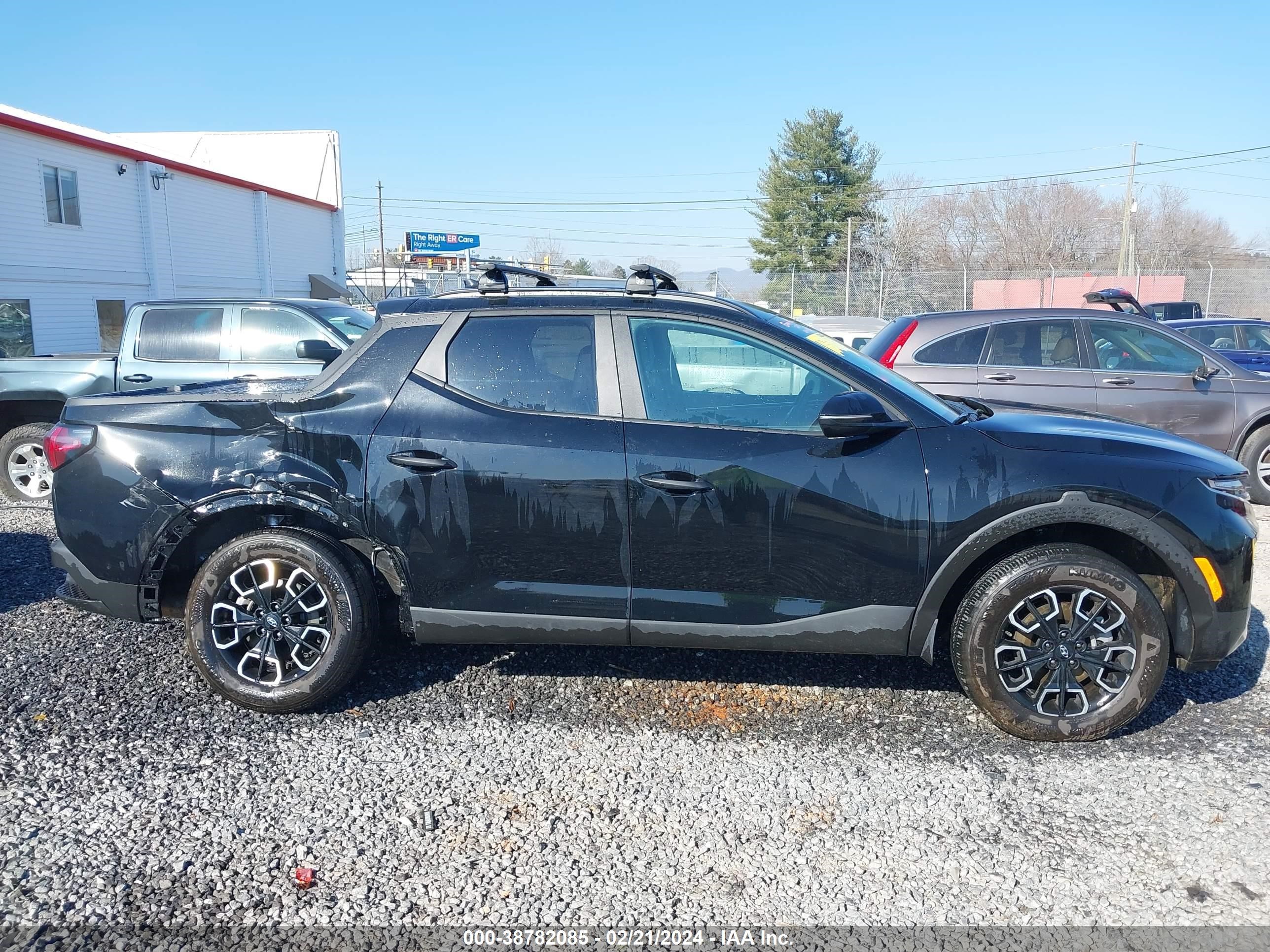 Photo 12 VIN: 5NTJCDAE2PH075830 - HYUNDAI SANTA CRUZ 