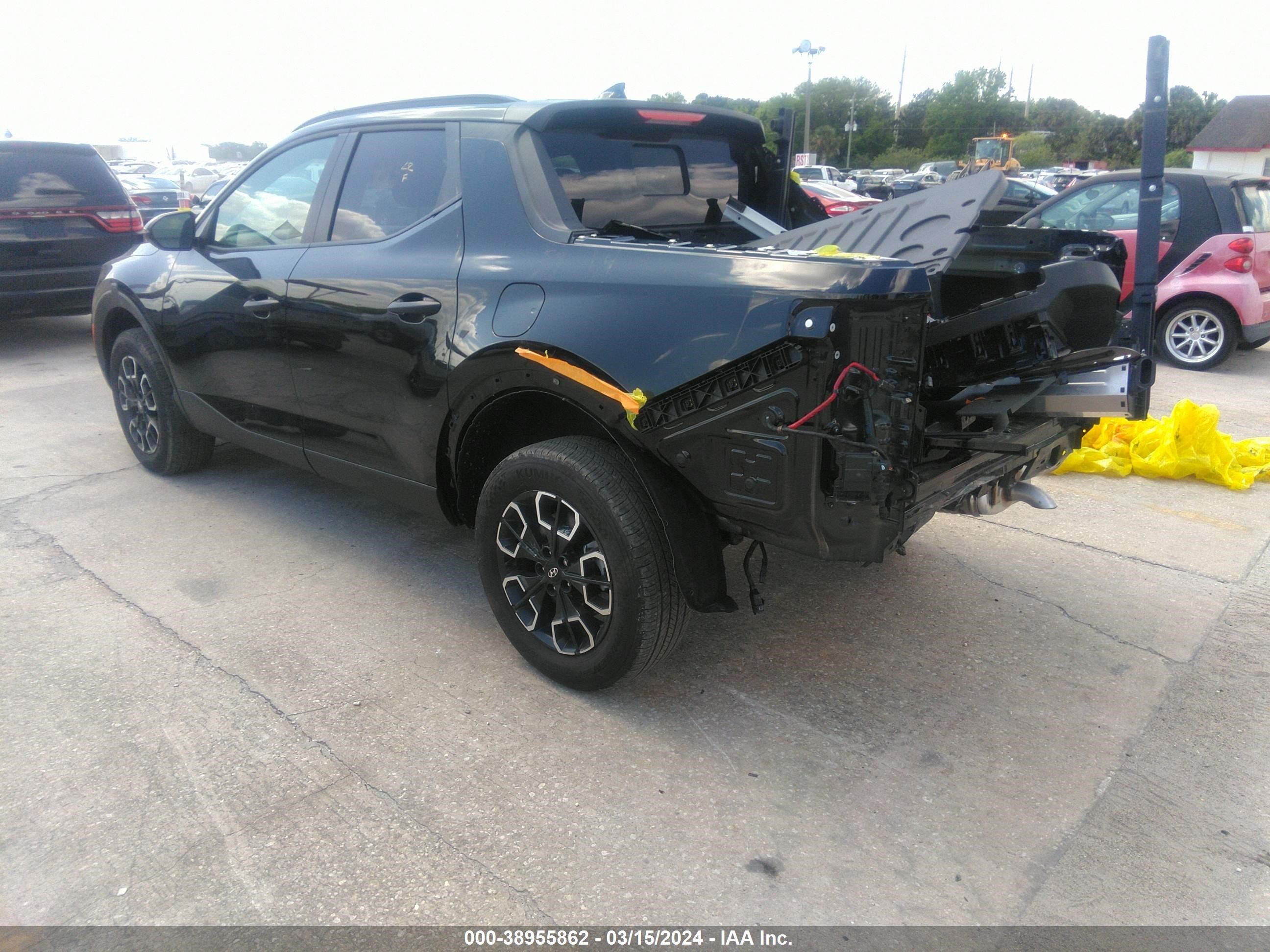 Photo 2 VIN: 5NTJCDAE5PH063588 - HYUNDAI SANTA CRUZ 