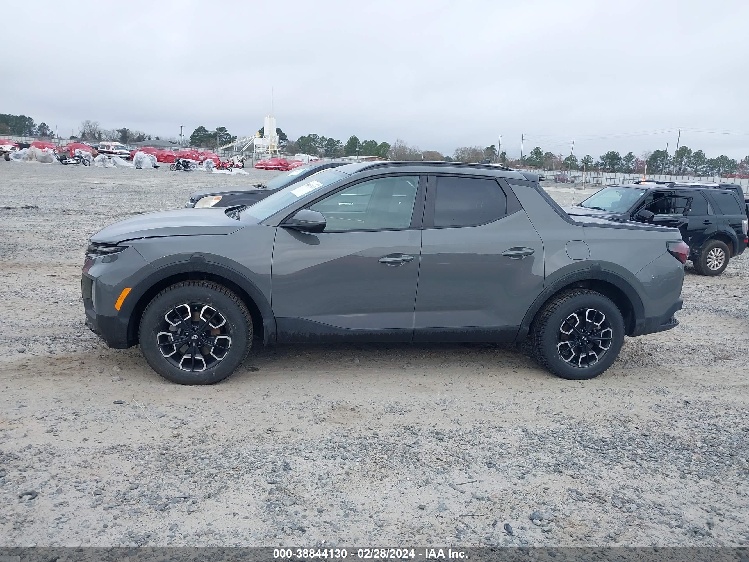 Photo 13 VIN: 5NTJCDAF0PH041202 - HYUNDAI SANTA CRUZ 