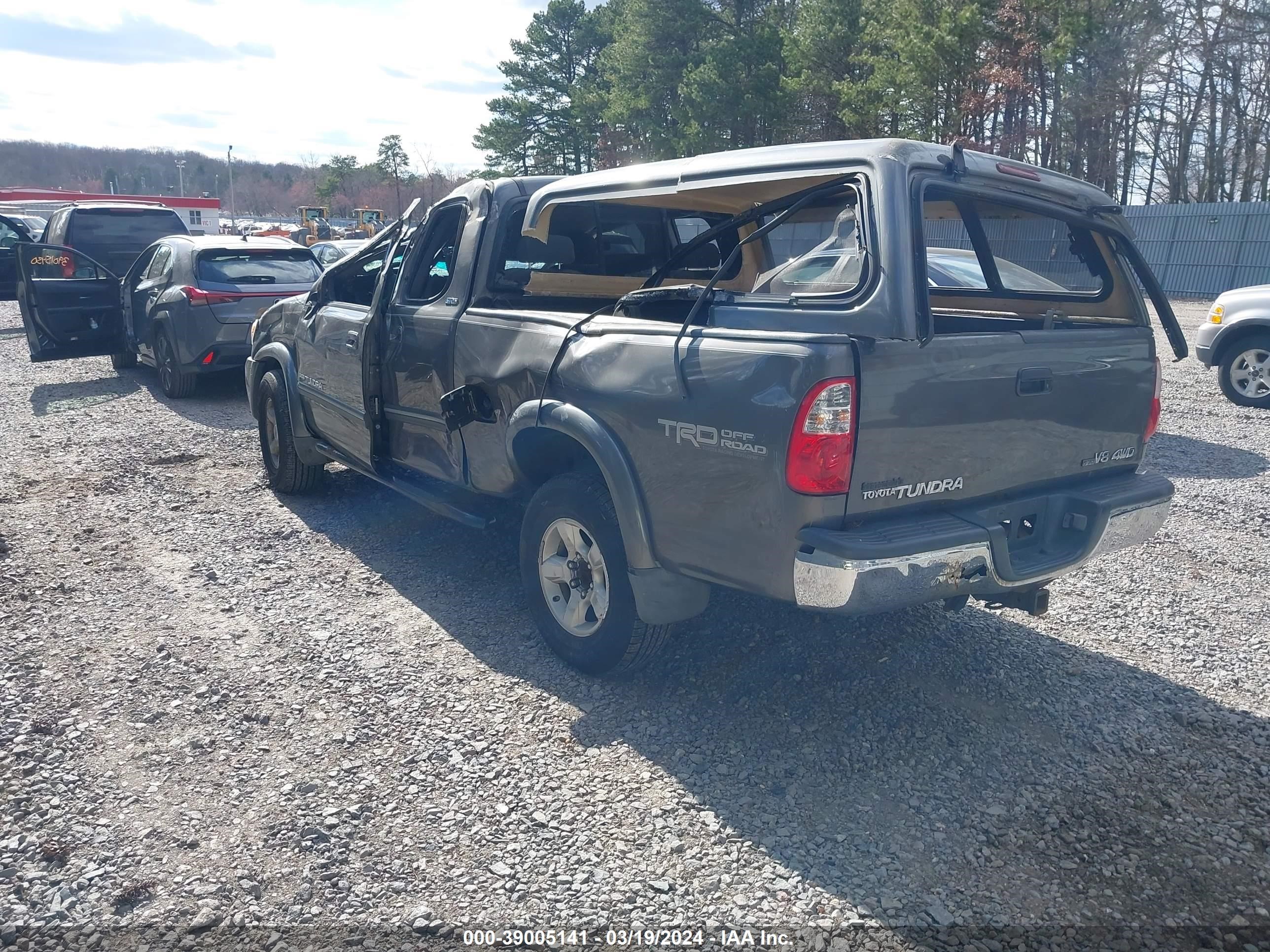 Photo 2 VIN: 5TBBT44105S461030 - TOYOTA TUNDRA 