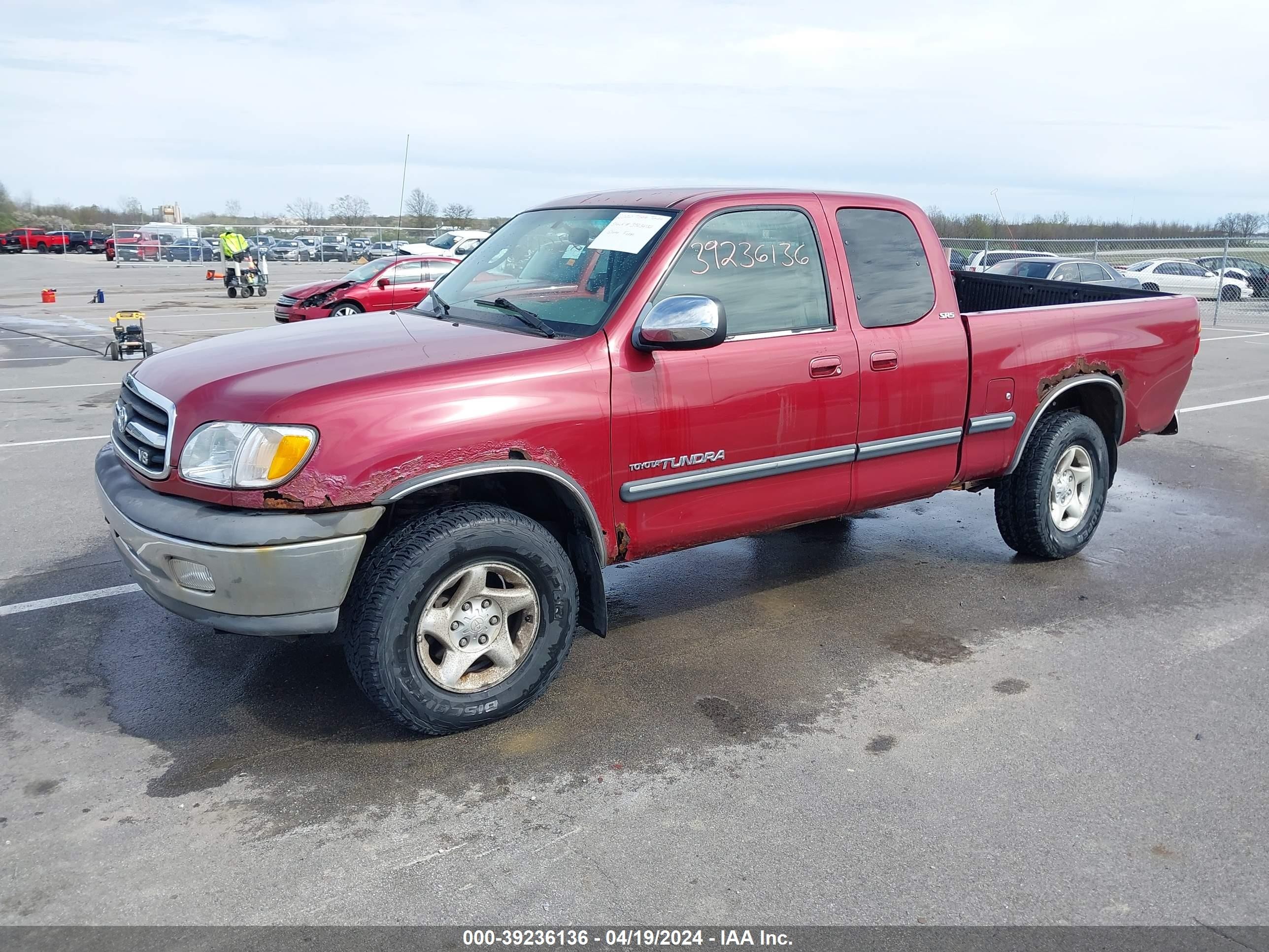 Photo 1 VIN: 5TBBT4410YS068326 - TOYOTA TUNDRA 