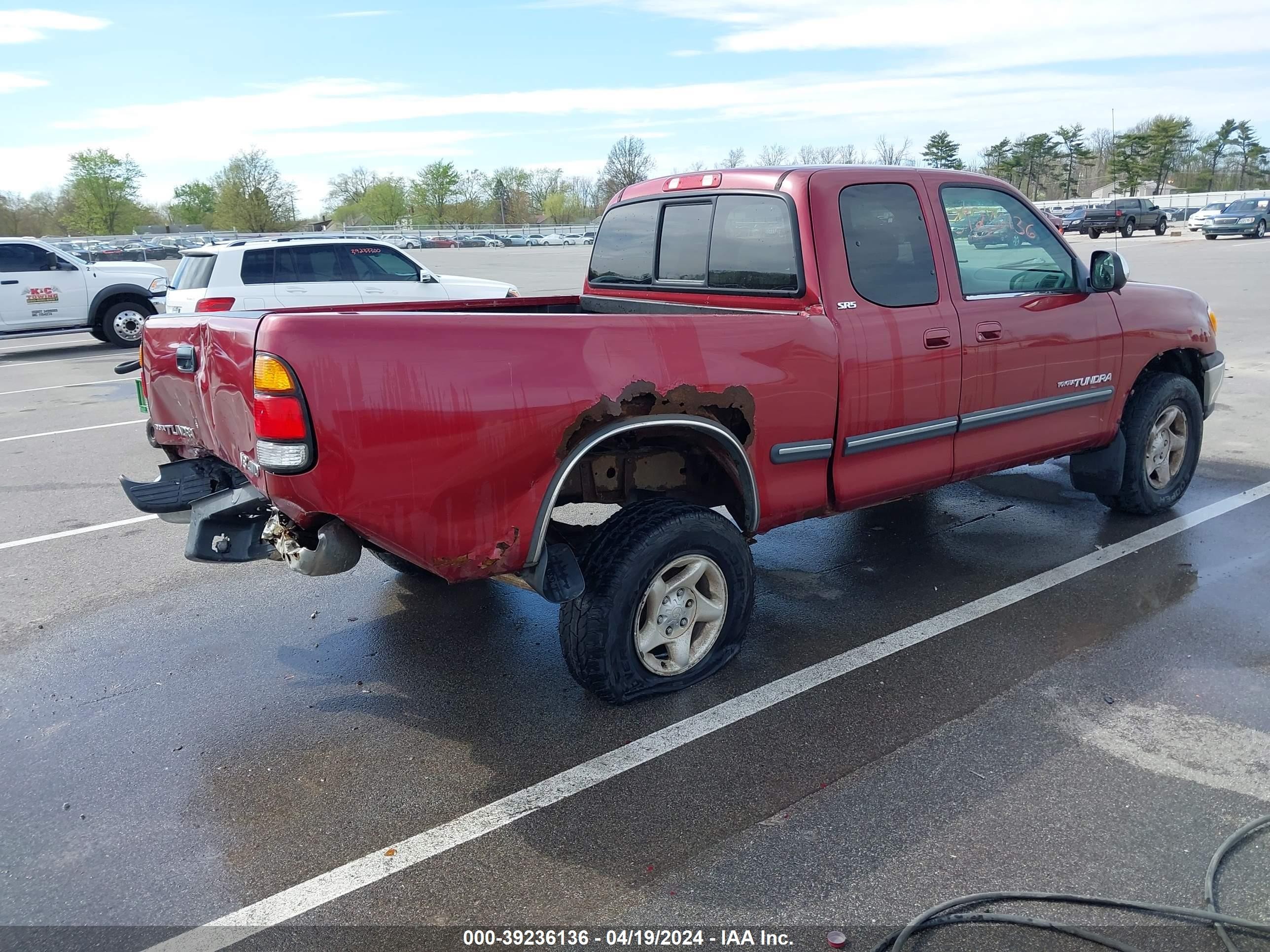 Photo 3 VIN: 5TBBT4410YS068326 - TOYOTA TUNDRA 