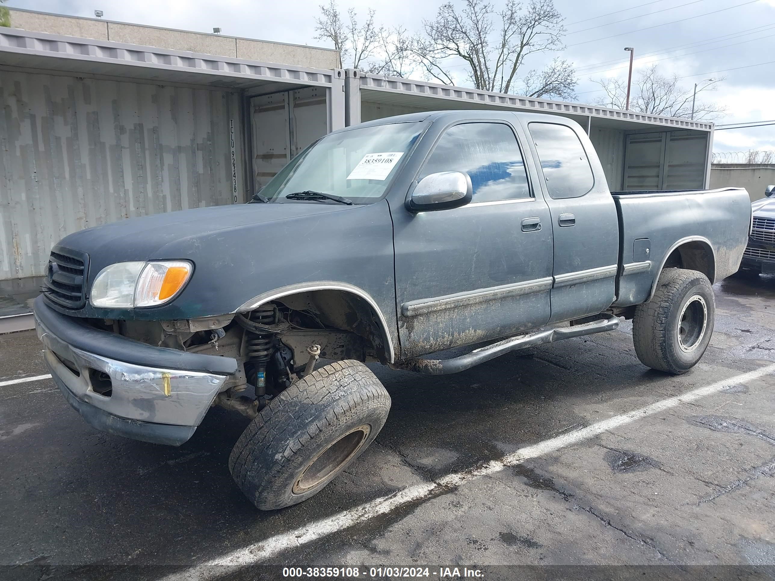 Photo 1 VIN: 5TBBT4411YS002111 - TOYOTA TUNDRA 