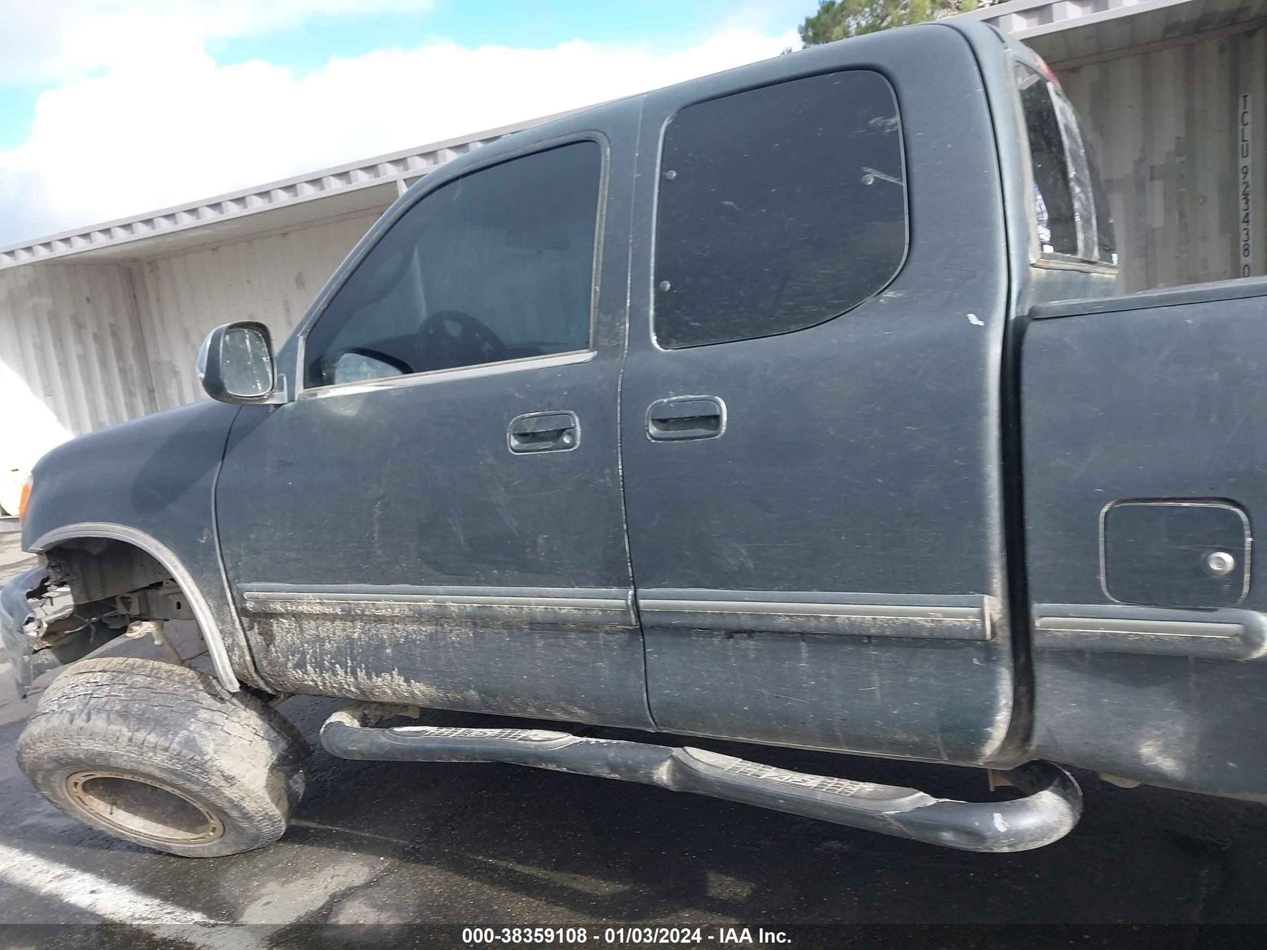 Photo 13 VIN: 5TBBT4411YS002111 - TOYOTA TUNDRA 