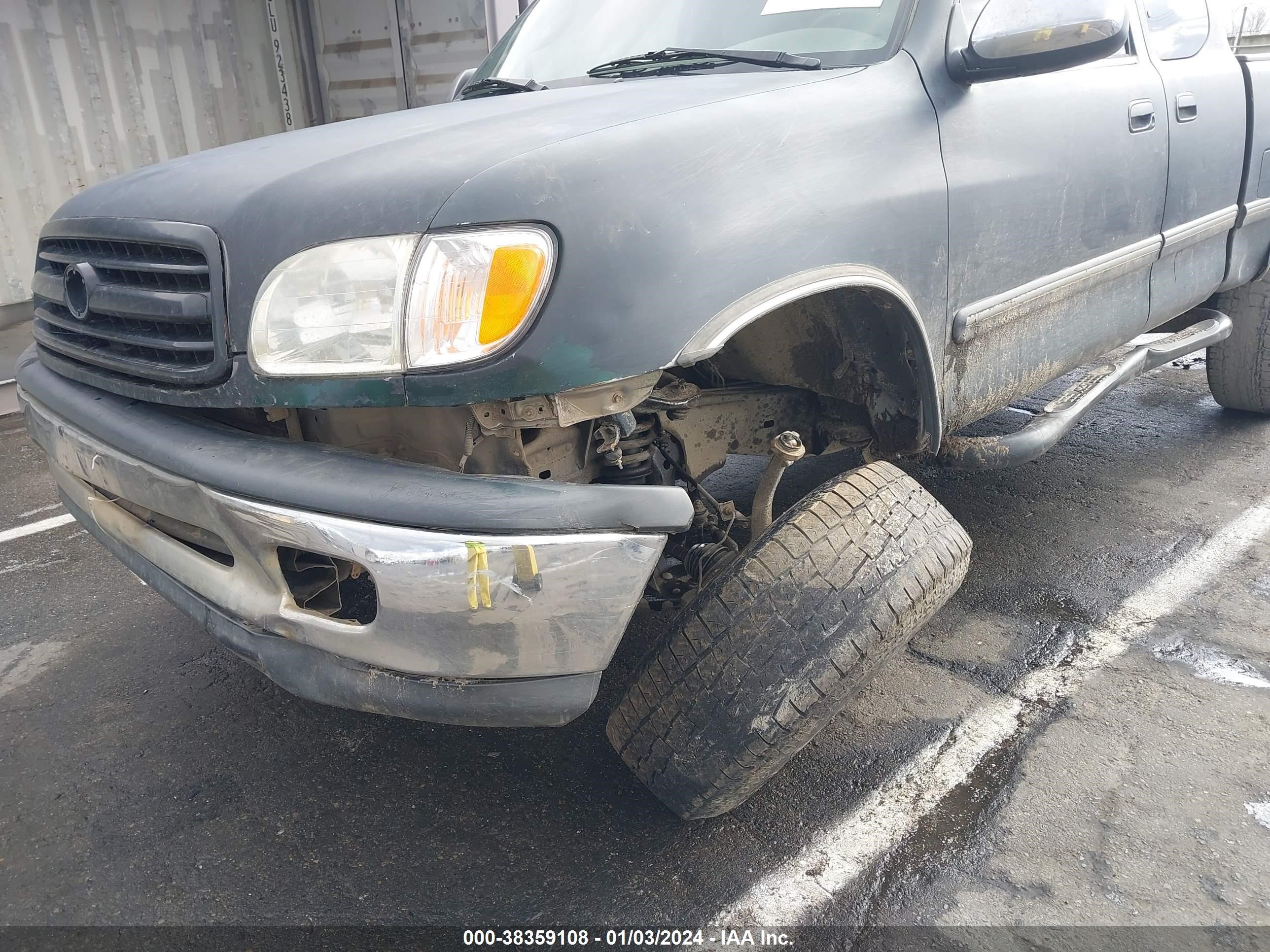 Photo 5 VIN: 5TBBT4411YS002111 - TOYOTA TUNDRA 