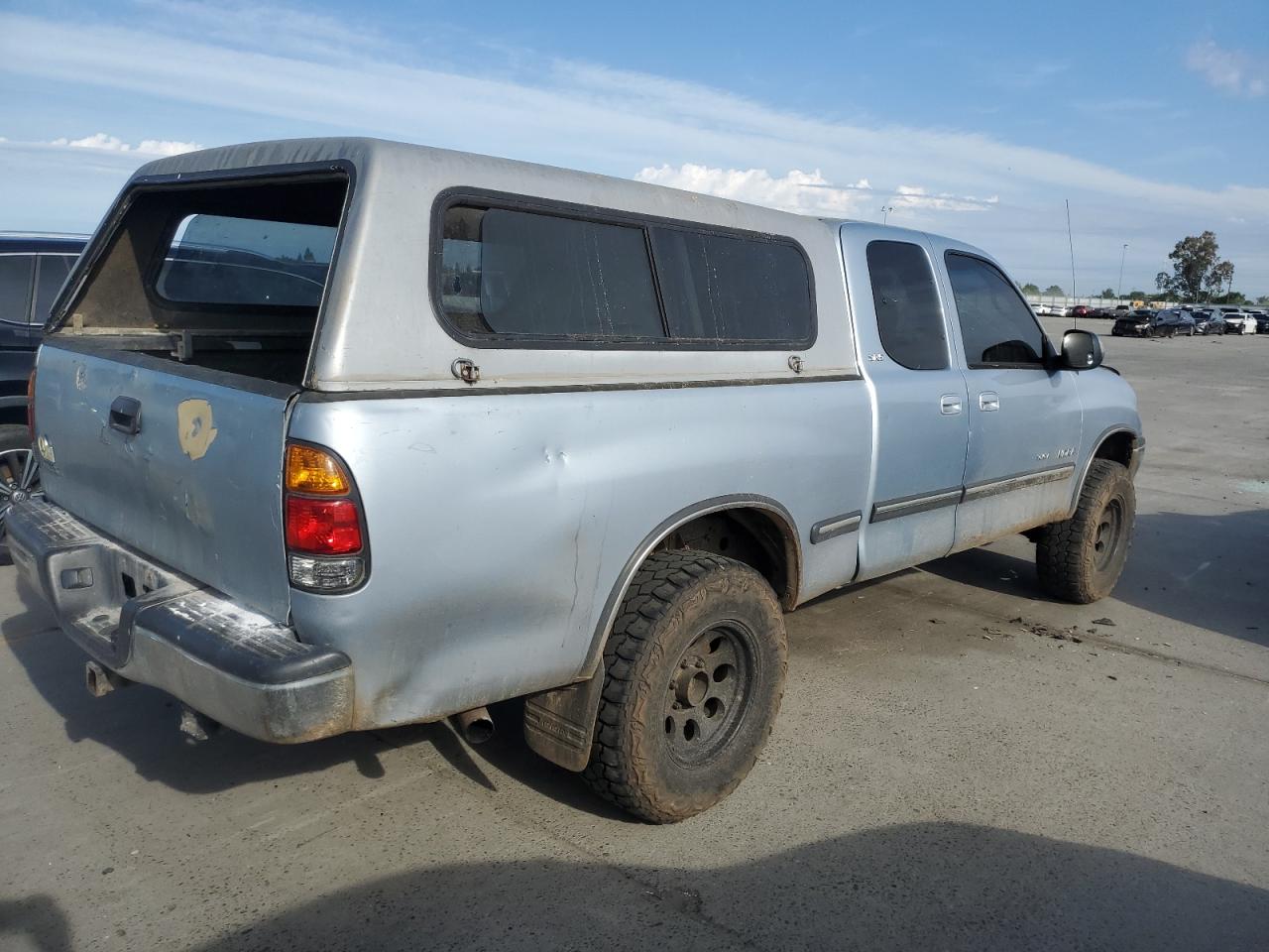 Photo 2 VIN: 5TBBT4411YS007096 - TOYOTA TUNDRA 