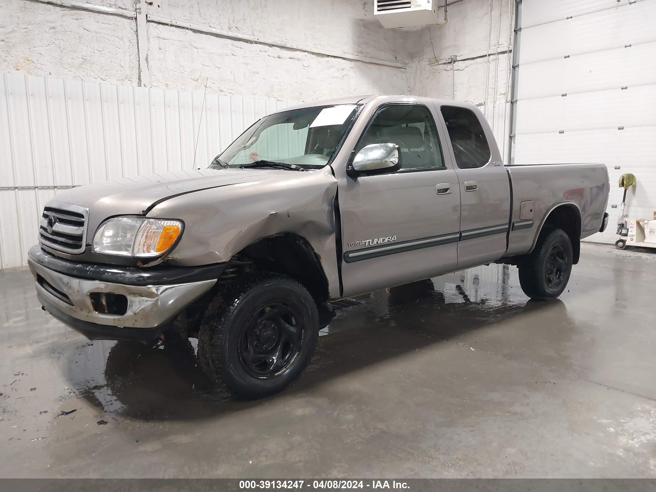 Photo 1 VIN: 5TBBT4411YS022343 - TOYOTA TUNDRA 