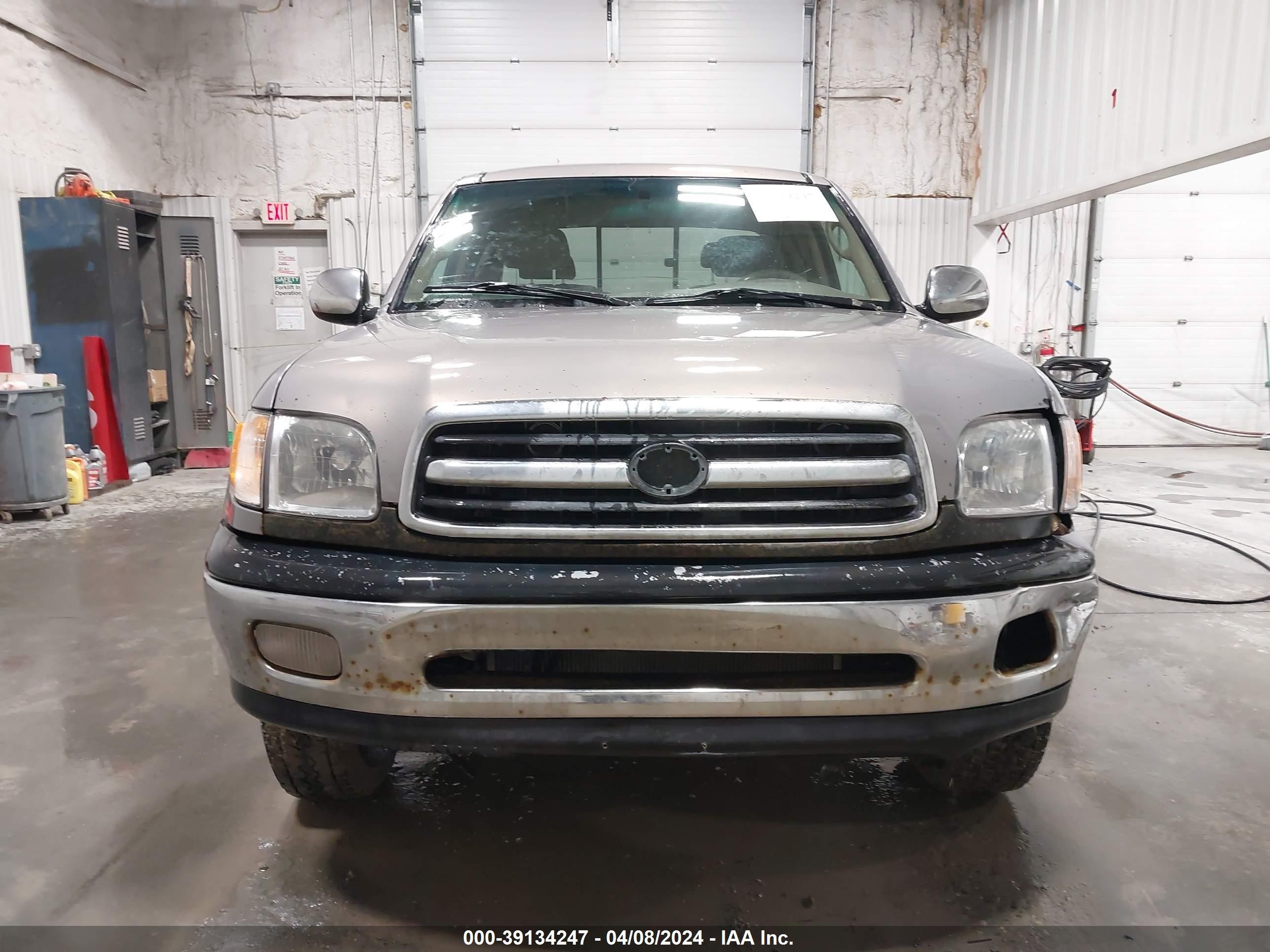 Photo 11 VIN: 5TBBT4411YS022343 - TOYOTA TUNDRA 