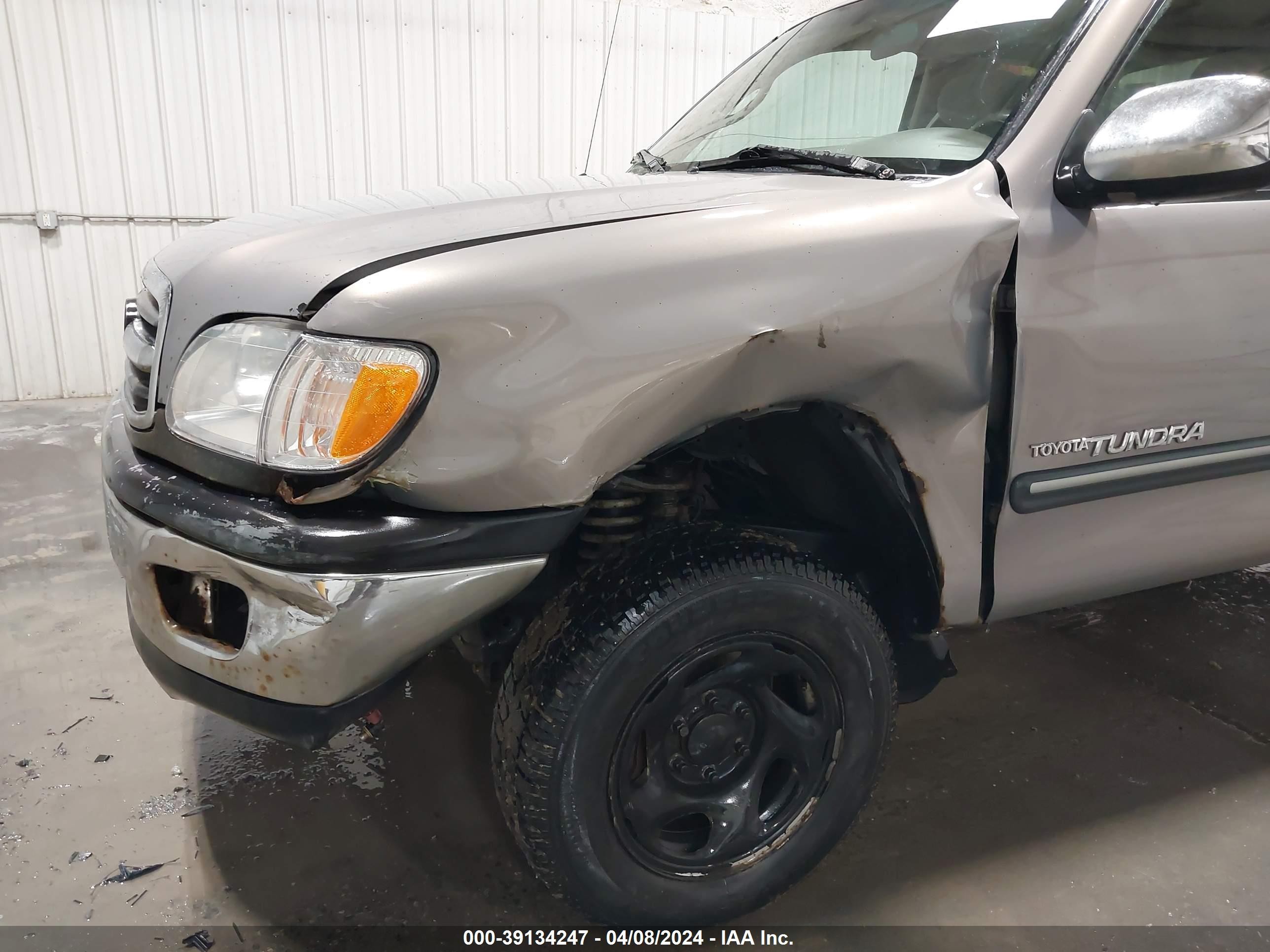 Photo 5 VIN: 5TBBT4411YS022343 - TOYOTA TUNDRA 