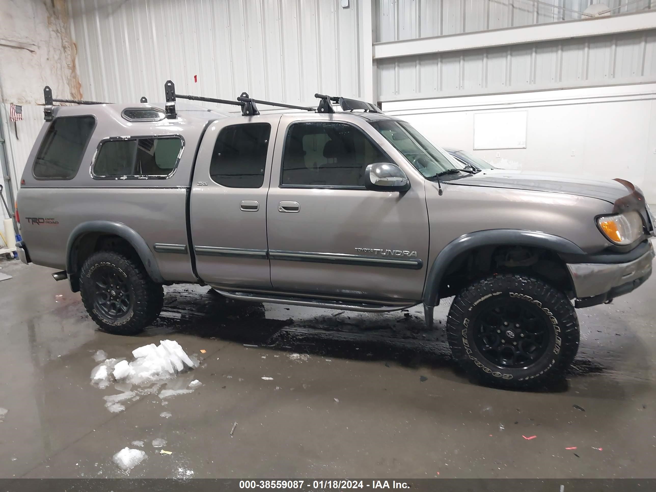 Photo 13 VIN: 5TBBT4411YS079075 - TOYOTA TUNDRA 