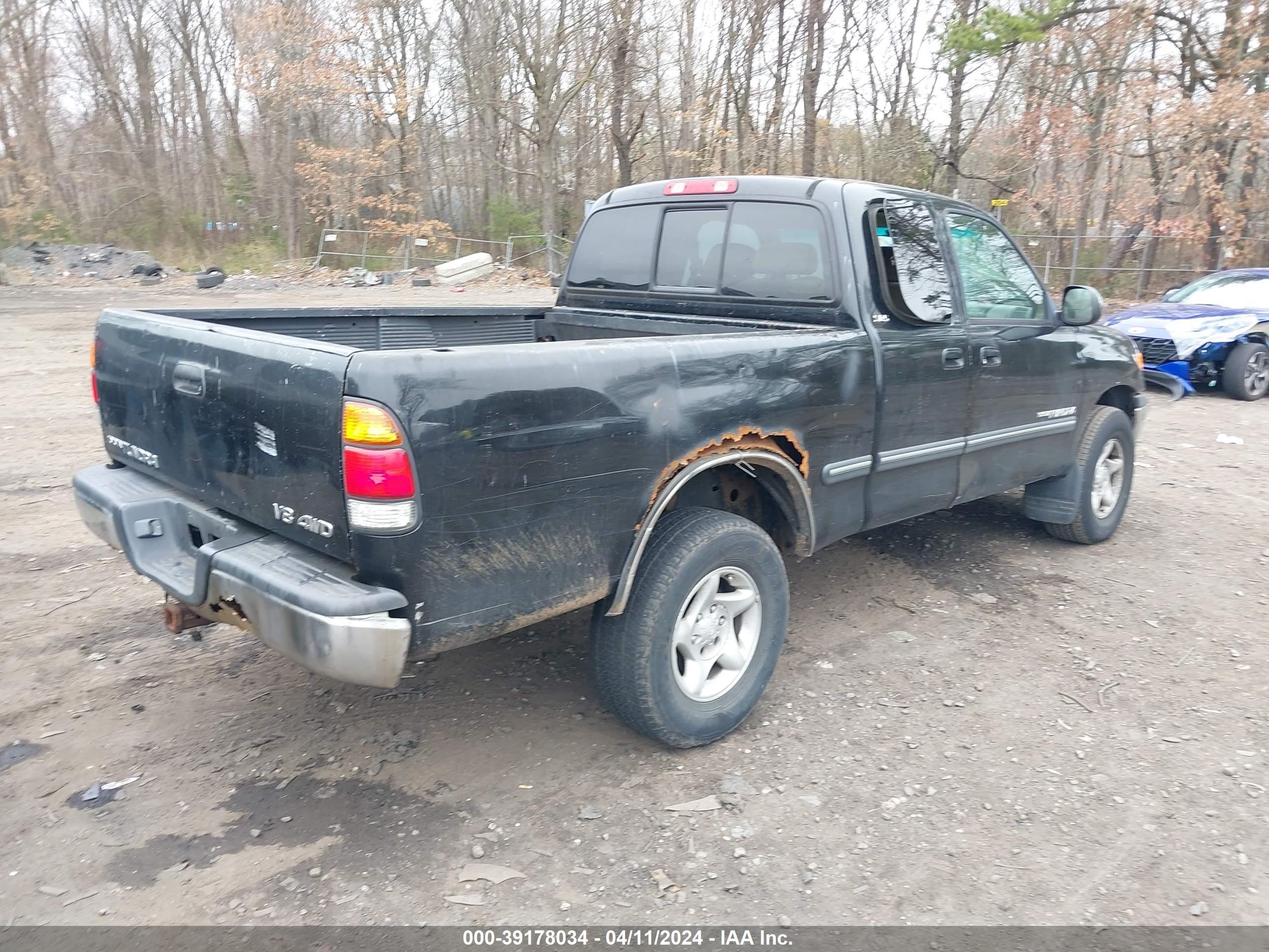 Photo 3 VIN: 5TBBT4412YS059689 - TOYOTA TUNDRA 