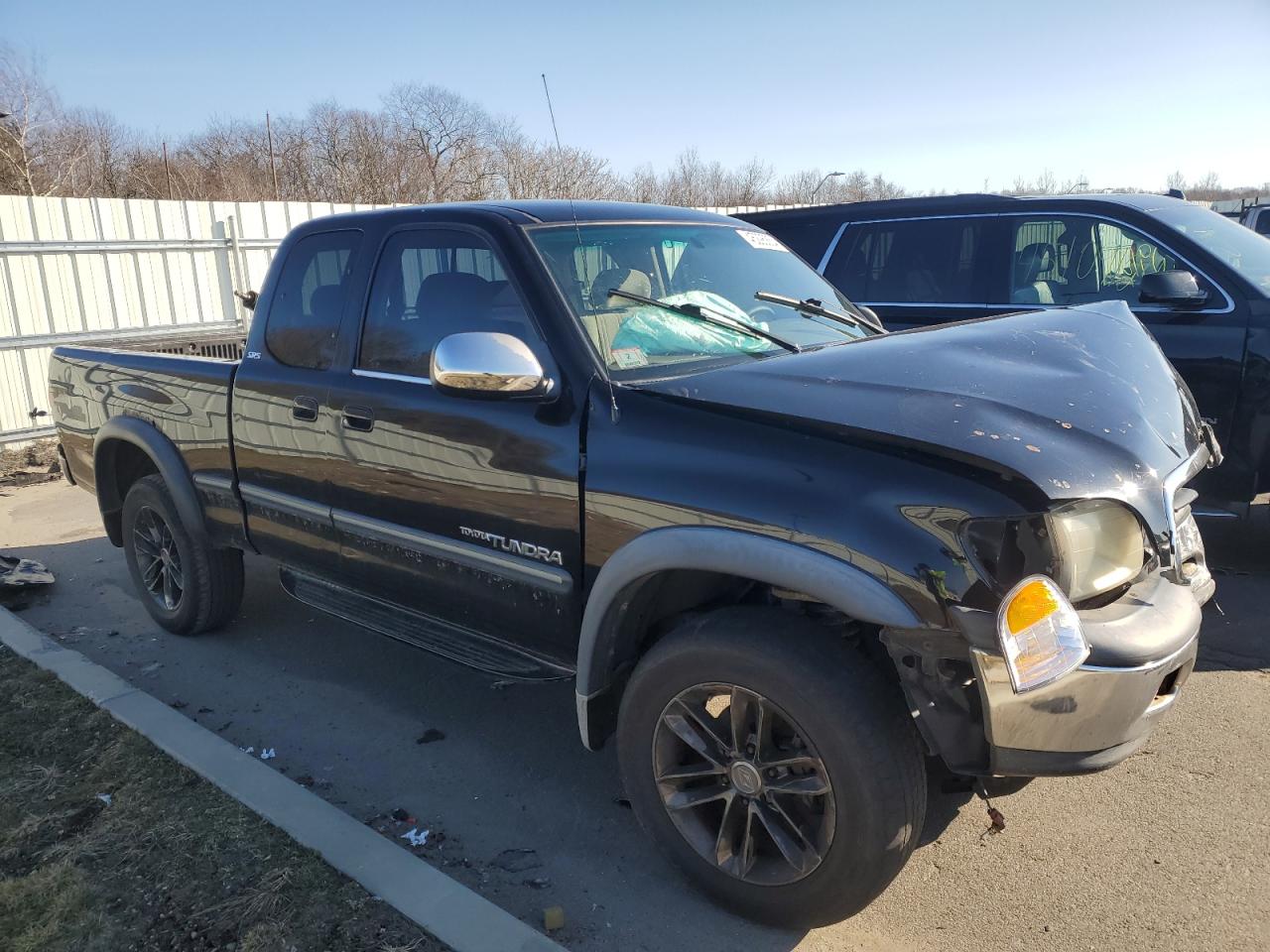 Photo 3 VIN: 5TBBT4414YS090619 - TOYOTA TUNDRA 