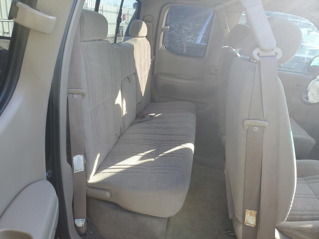 Photo 9 VIN: 5TBBT4414YS090619 - TOYOTA TUNDRA 