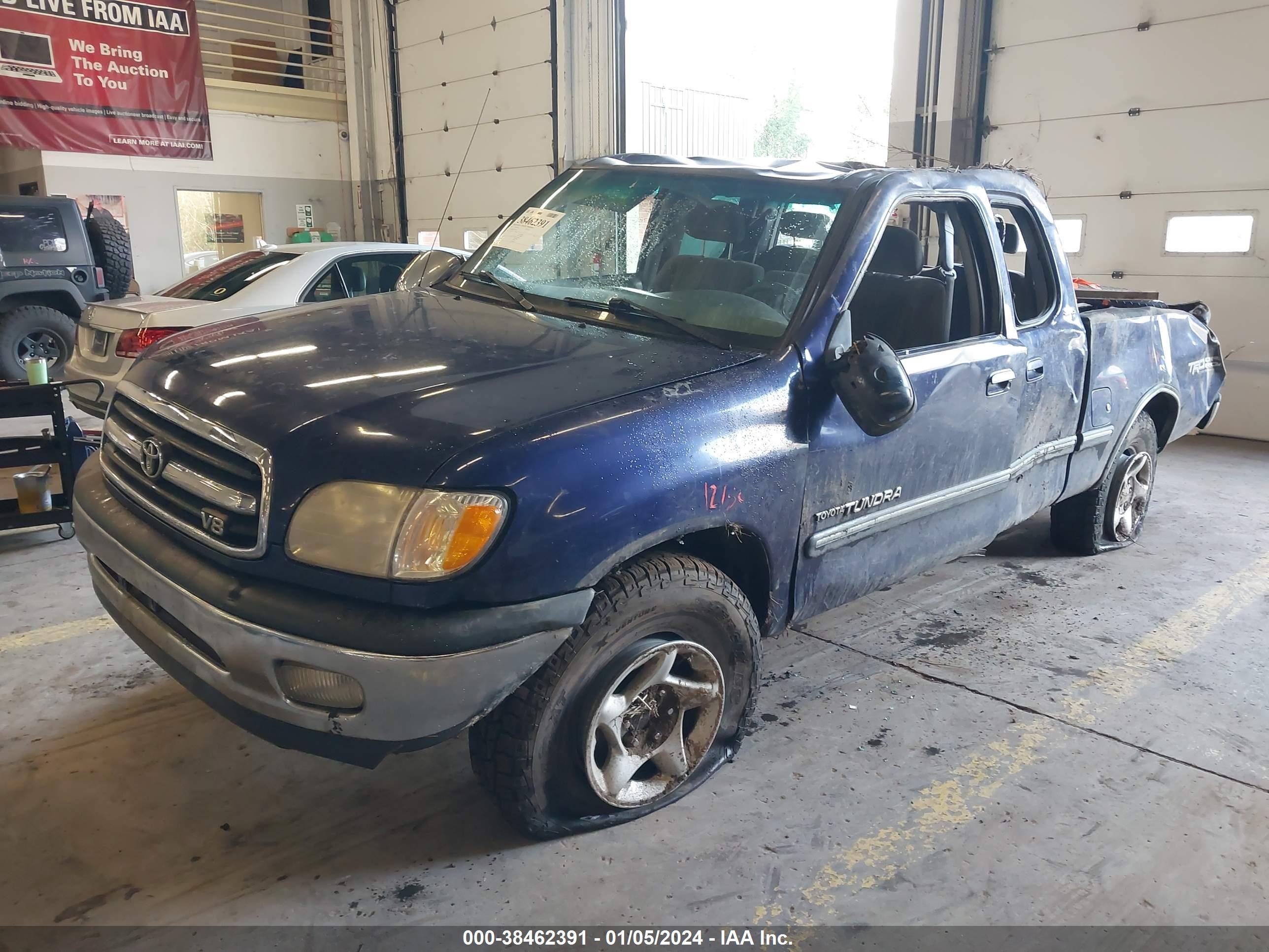 Photo 1 VIN: 5TBBT4415YS052865 - TOYOTA TUNDRA 