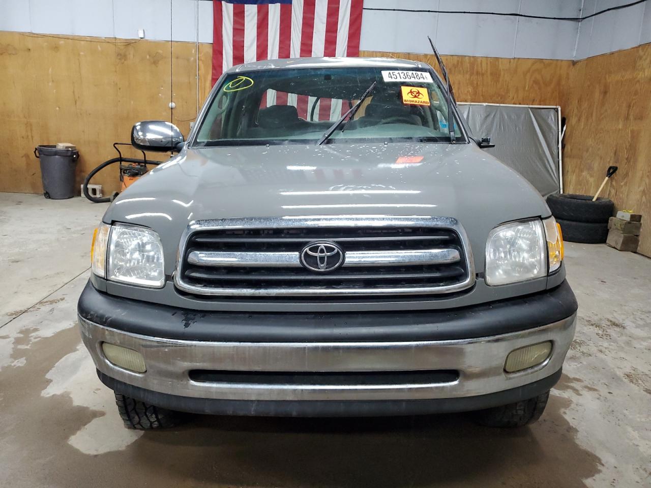 Photo 4 VIN: 5TBBT4416YS012374 - TOYOTA TUNDRA 