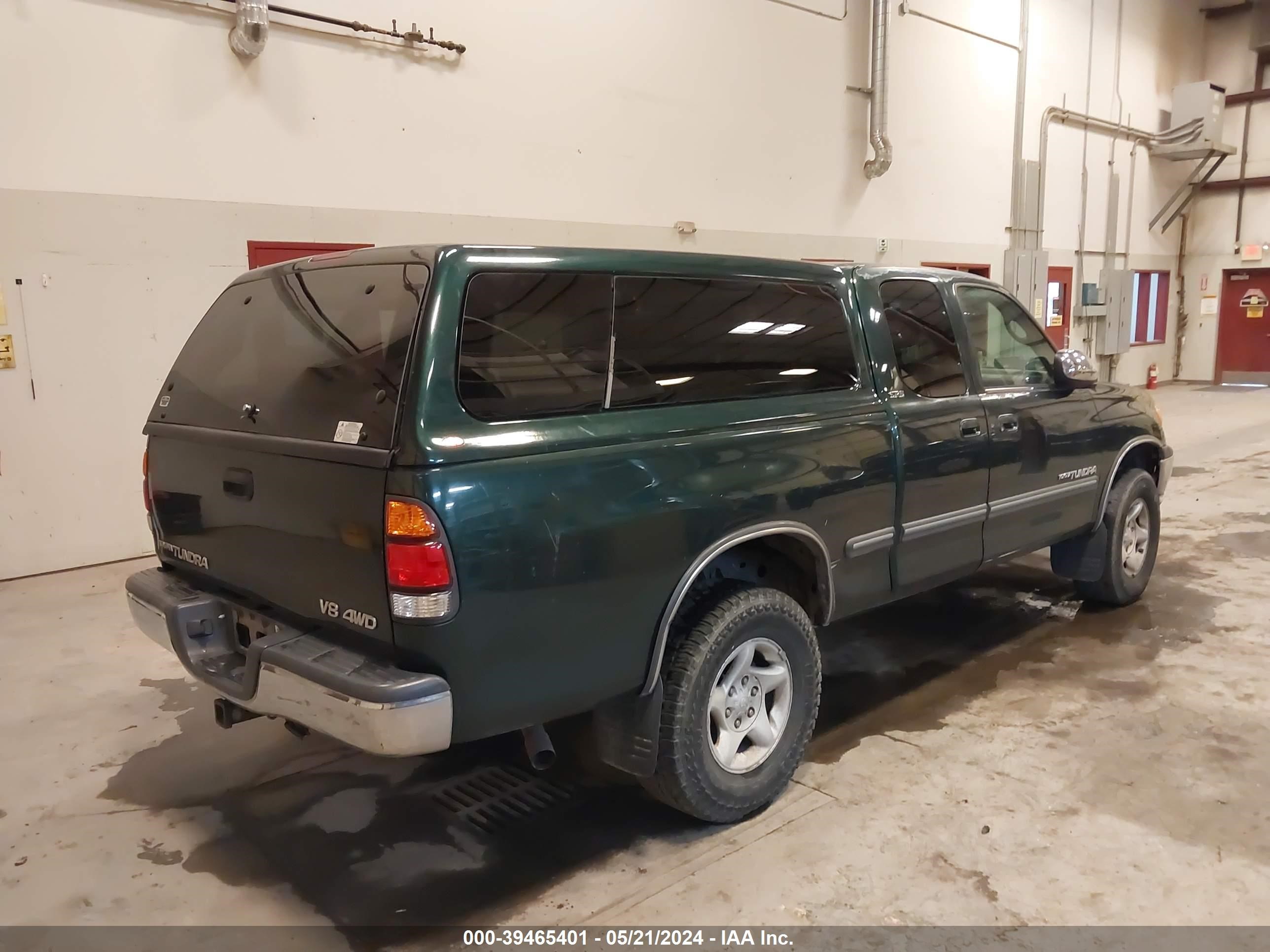 Photo 3 VIN: 5TBBT4418YS047174 - TOYOTA TUNDRA 