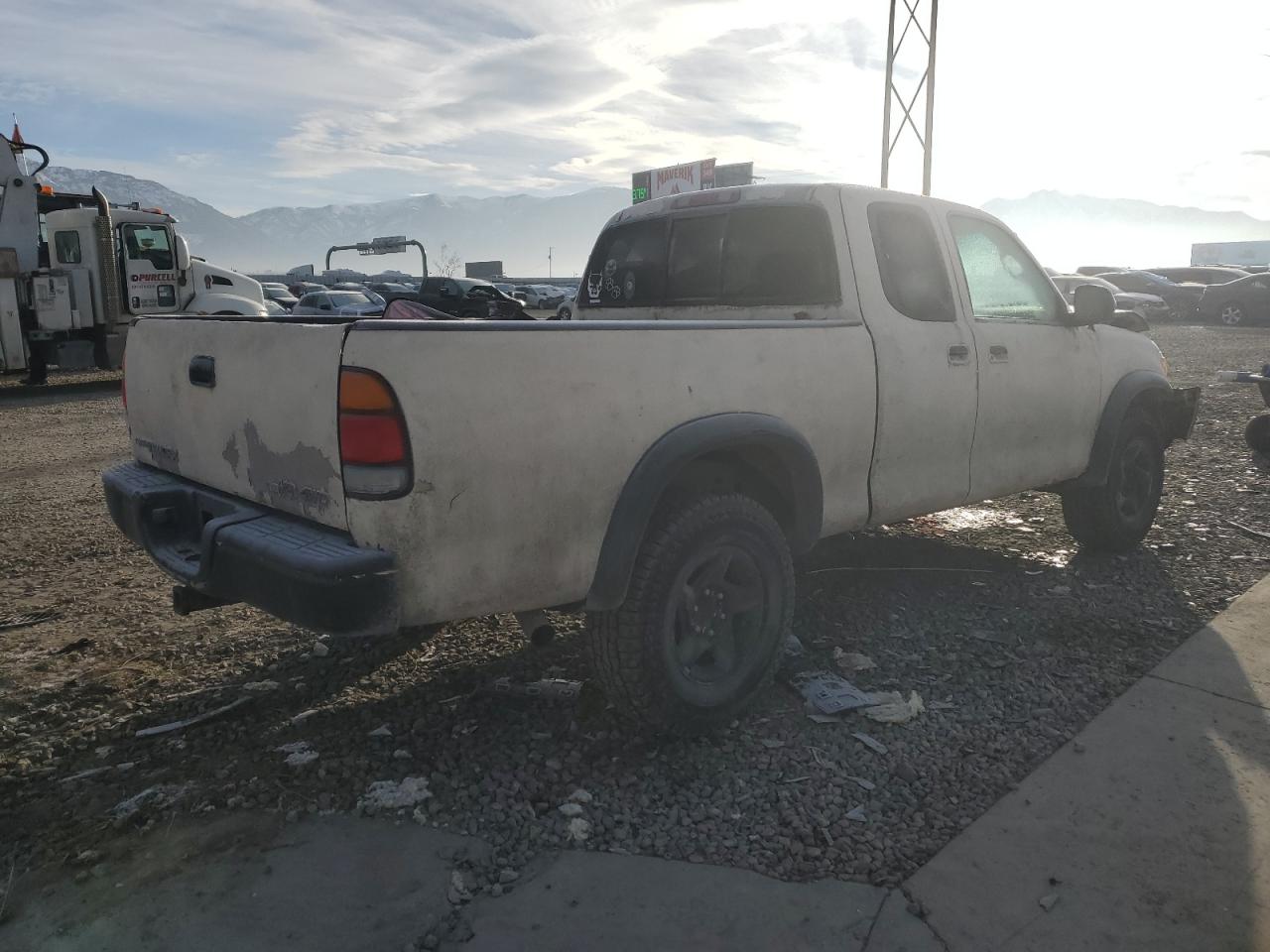 Photo 2 VIN: 5TBBT441X2S256620 - TOYOTA TUNDRA 