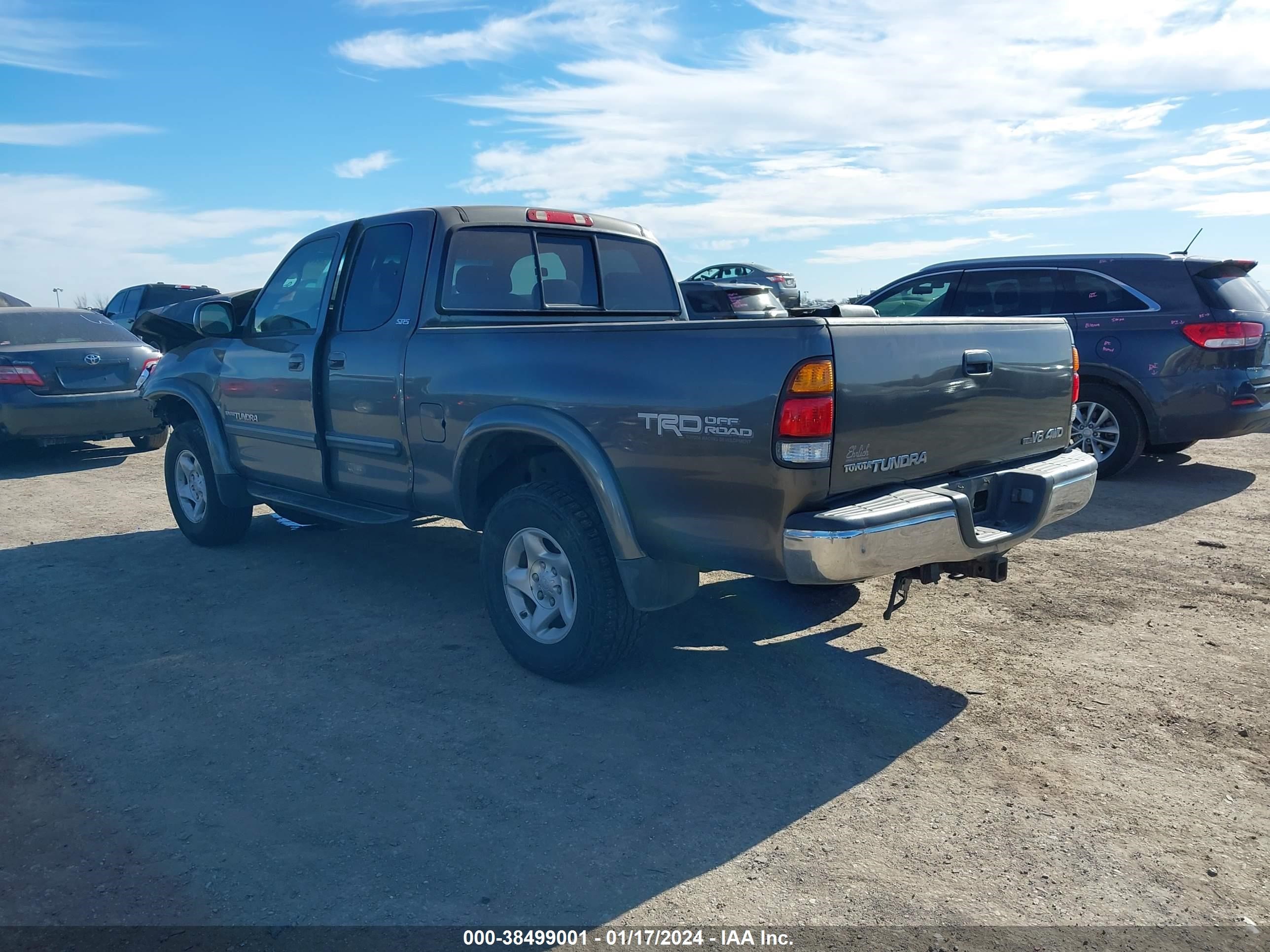 Photo 2 VIN: 5TBBT441X4S441642 - TOYOTA TUNDRA 