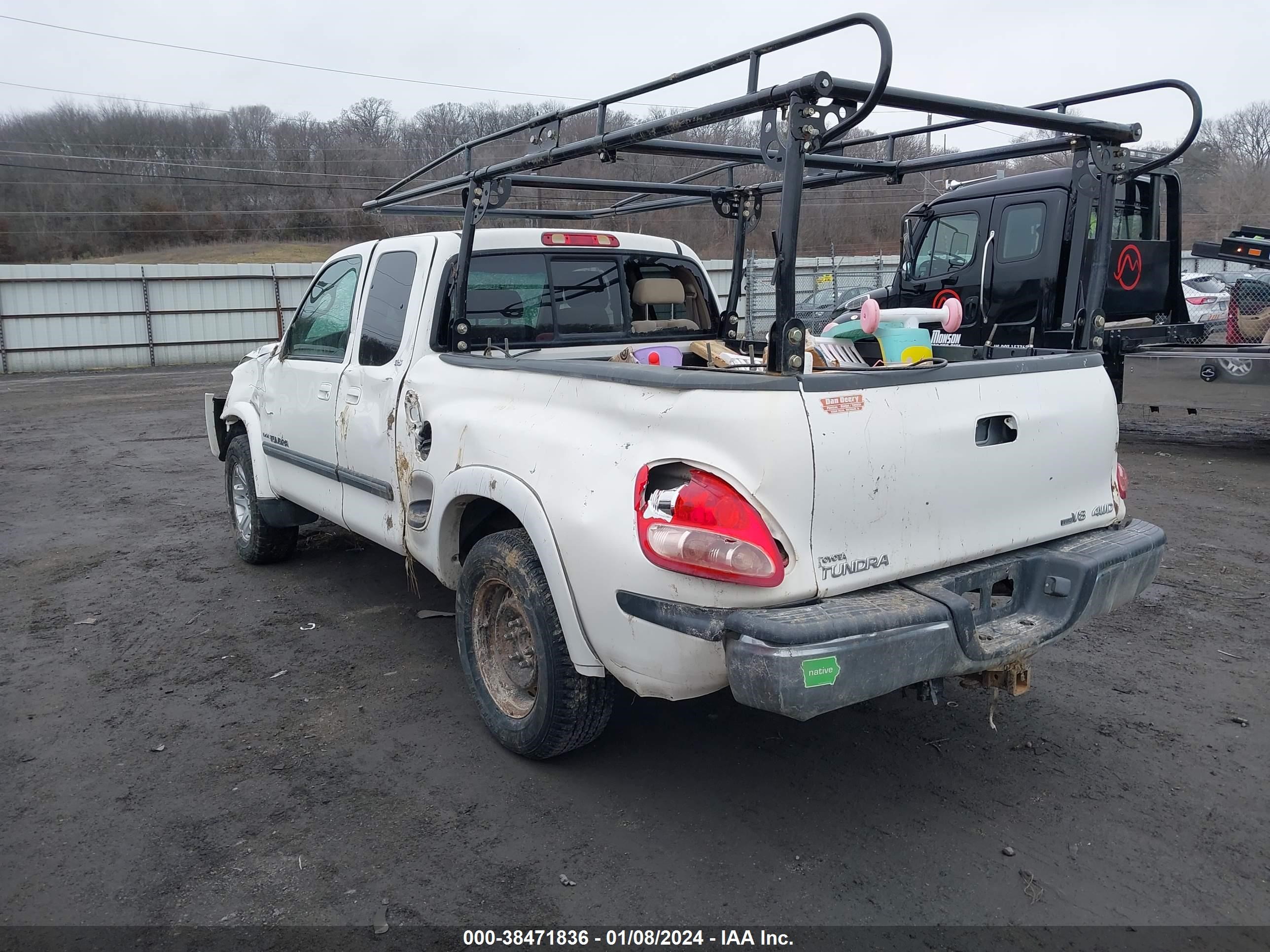 Photo 2 VIN: 5TBBT441X5S462105 - TOYOTA TUNDRA 