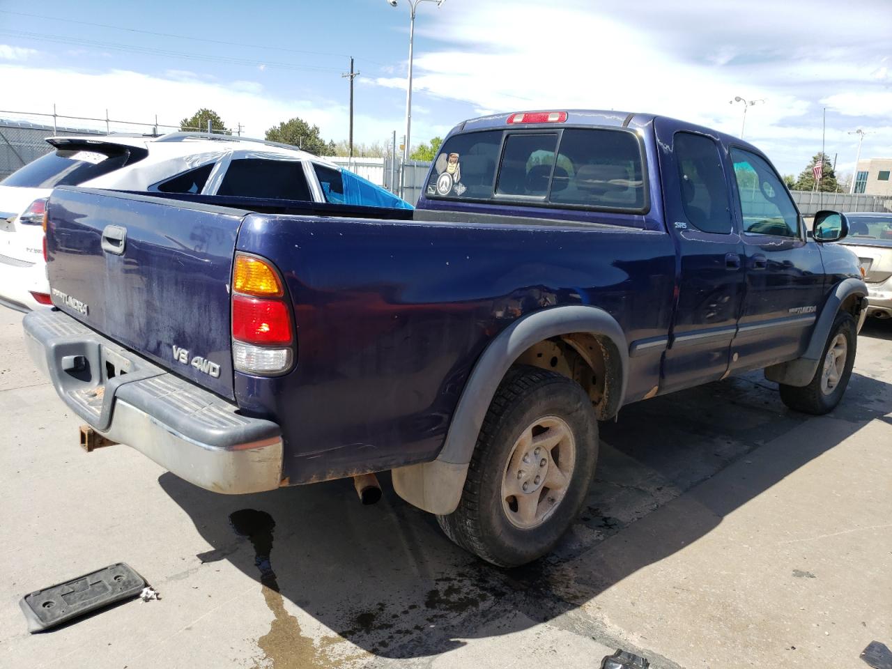 Photo 2 VIN: 5TBBT441XYS068270 - TOYOTA TUNDRA 