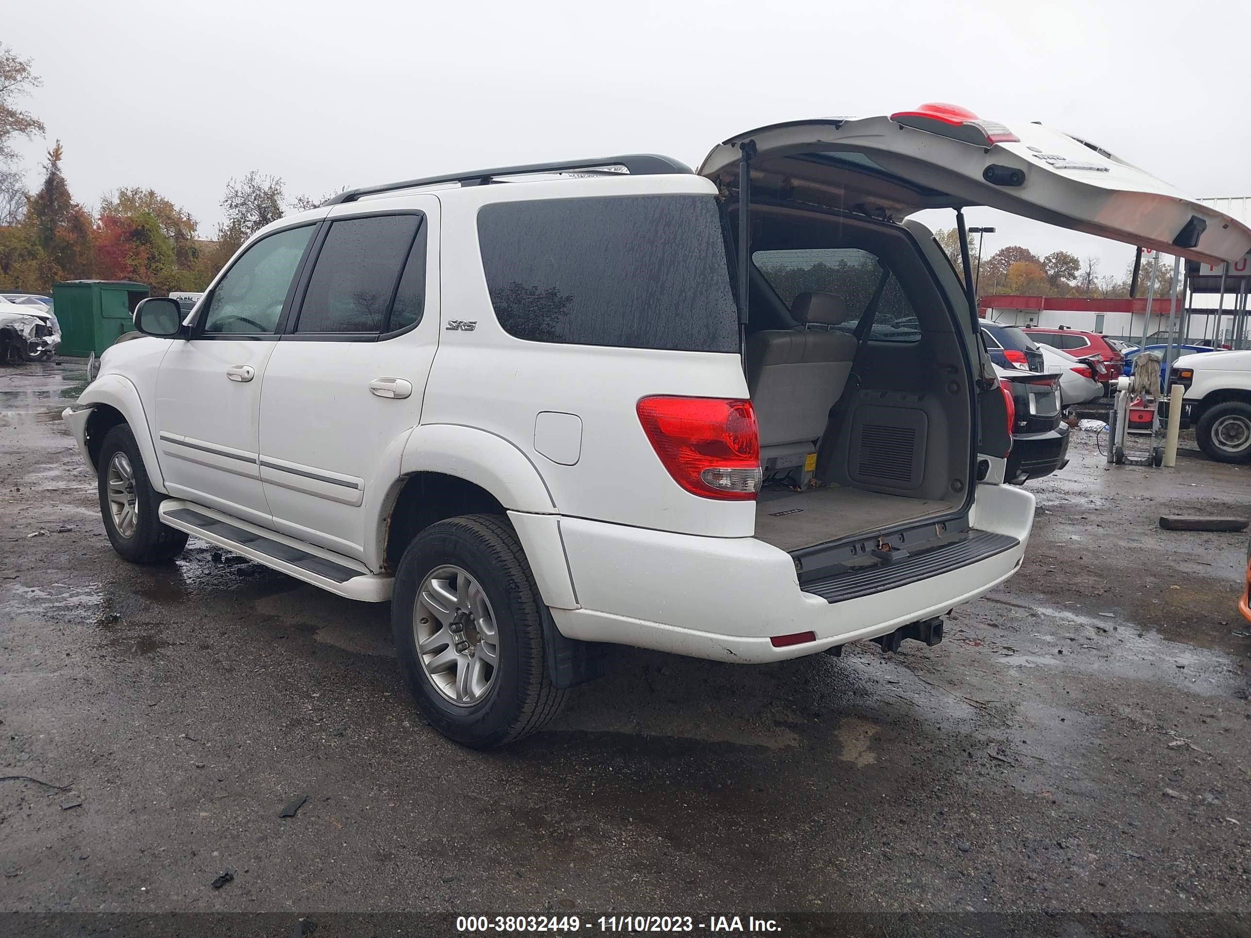 Photo 2 VIN: 5TBBT44A35S257676 - TOYOTA SEQUOIA 