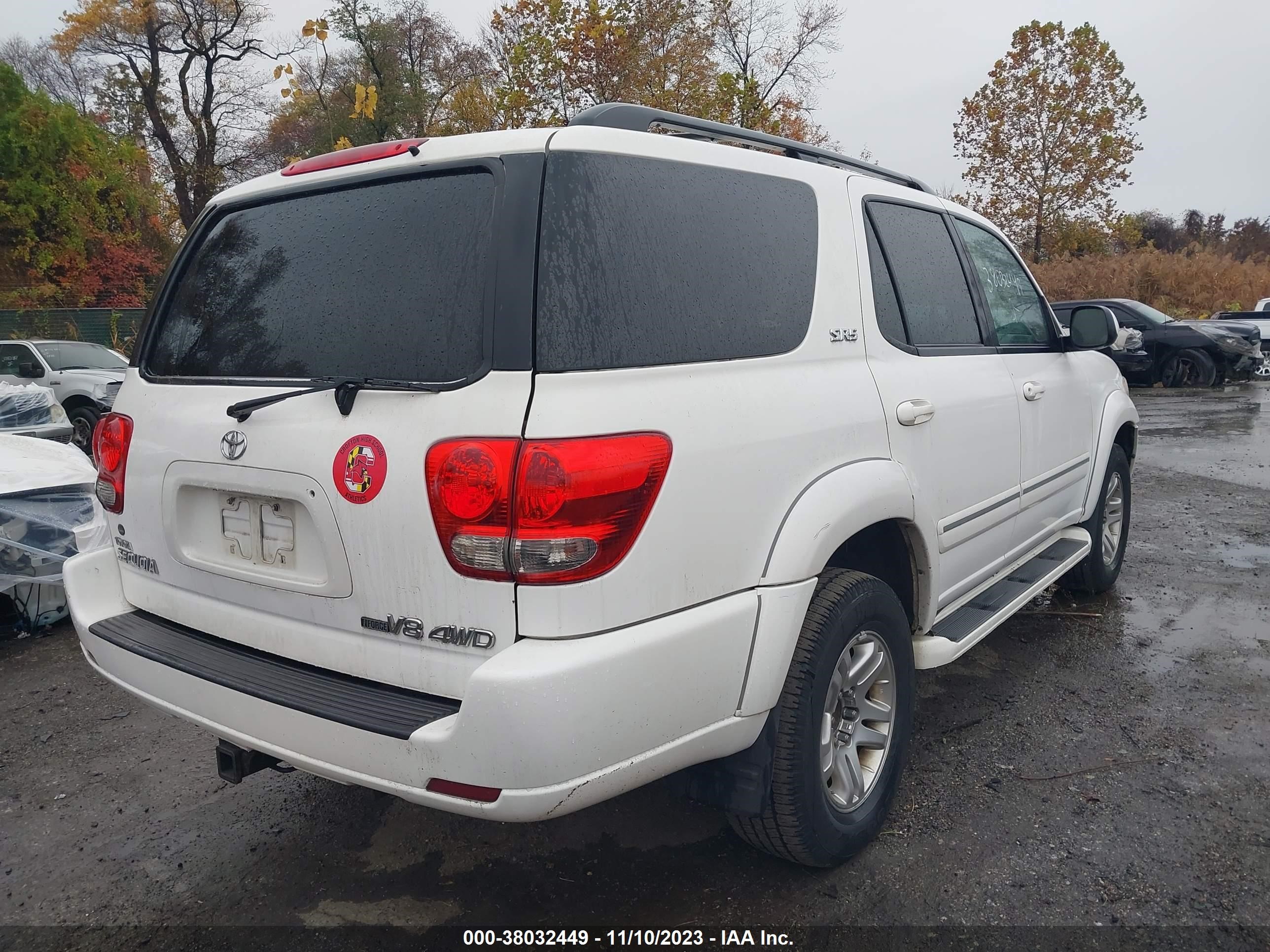 Photo 3 VIN: 5TBBT44A35S257676 - TOYOTA SEQUOIA 