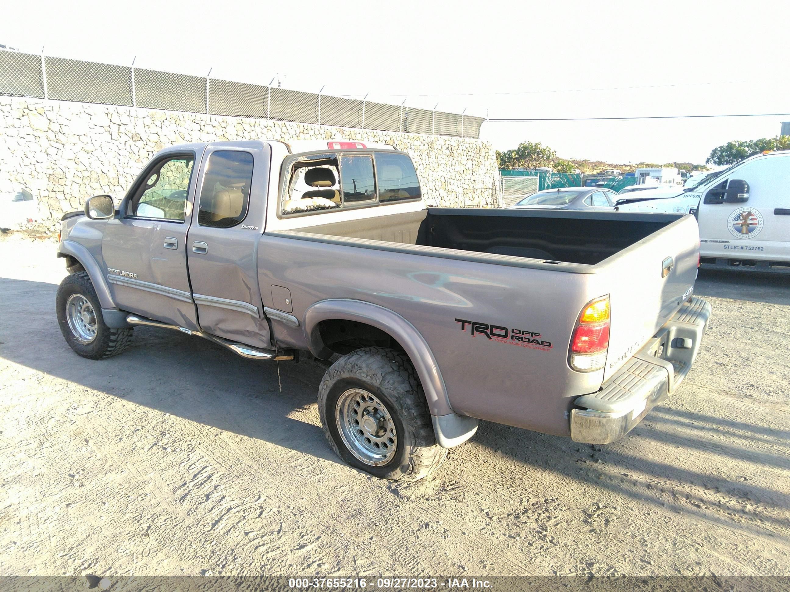 Photo 2 VIN: 5TBBT48182S235582 - TOYOTA TUNDRA 