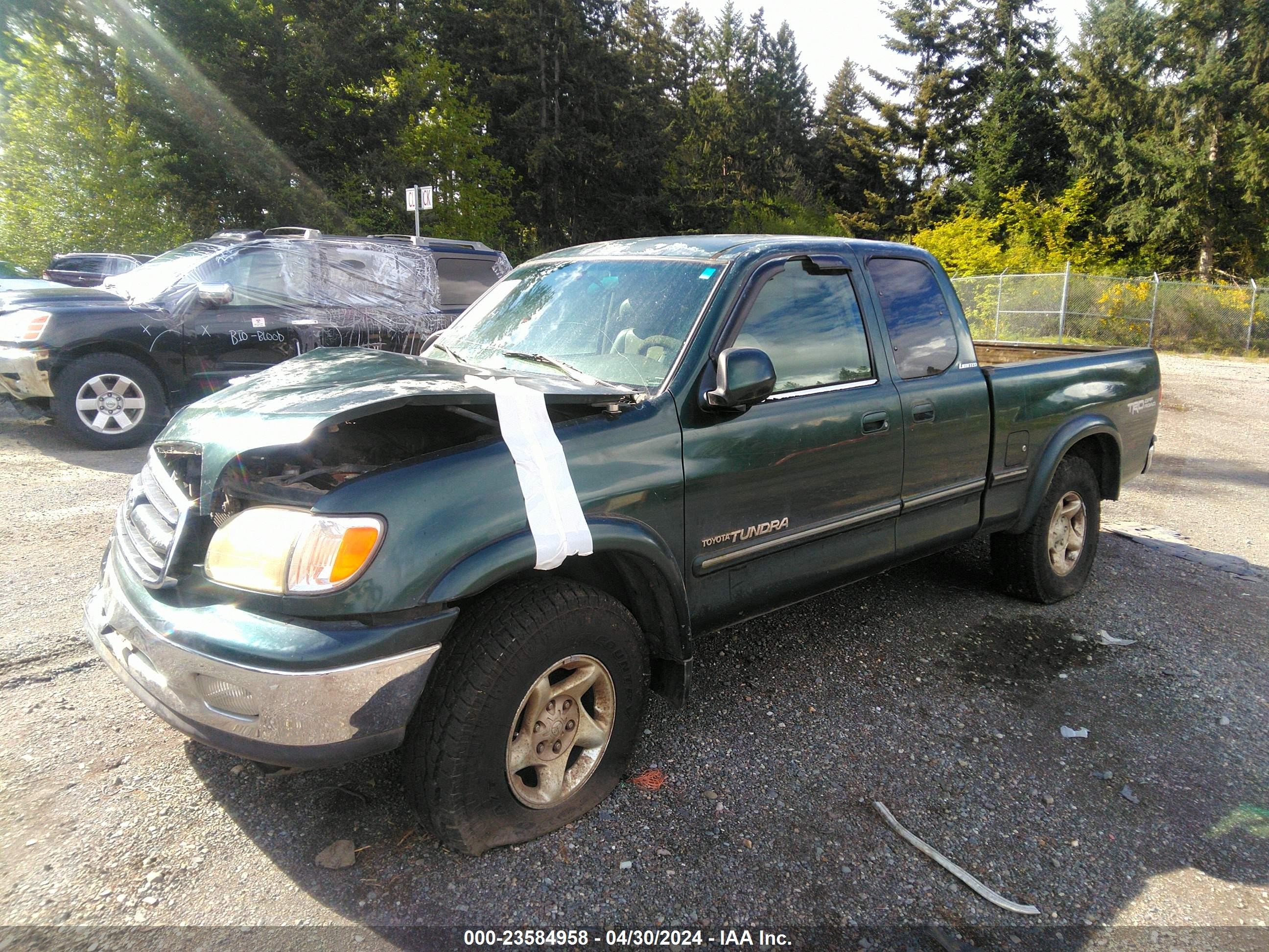 Photo 1 VIN: 5TBBT4819YS084566 - TOYOTA TUNDRA 