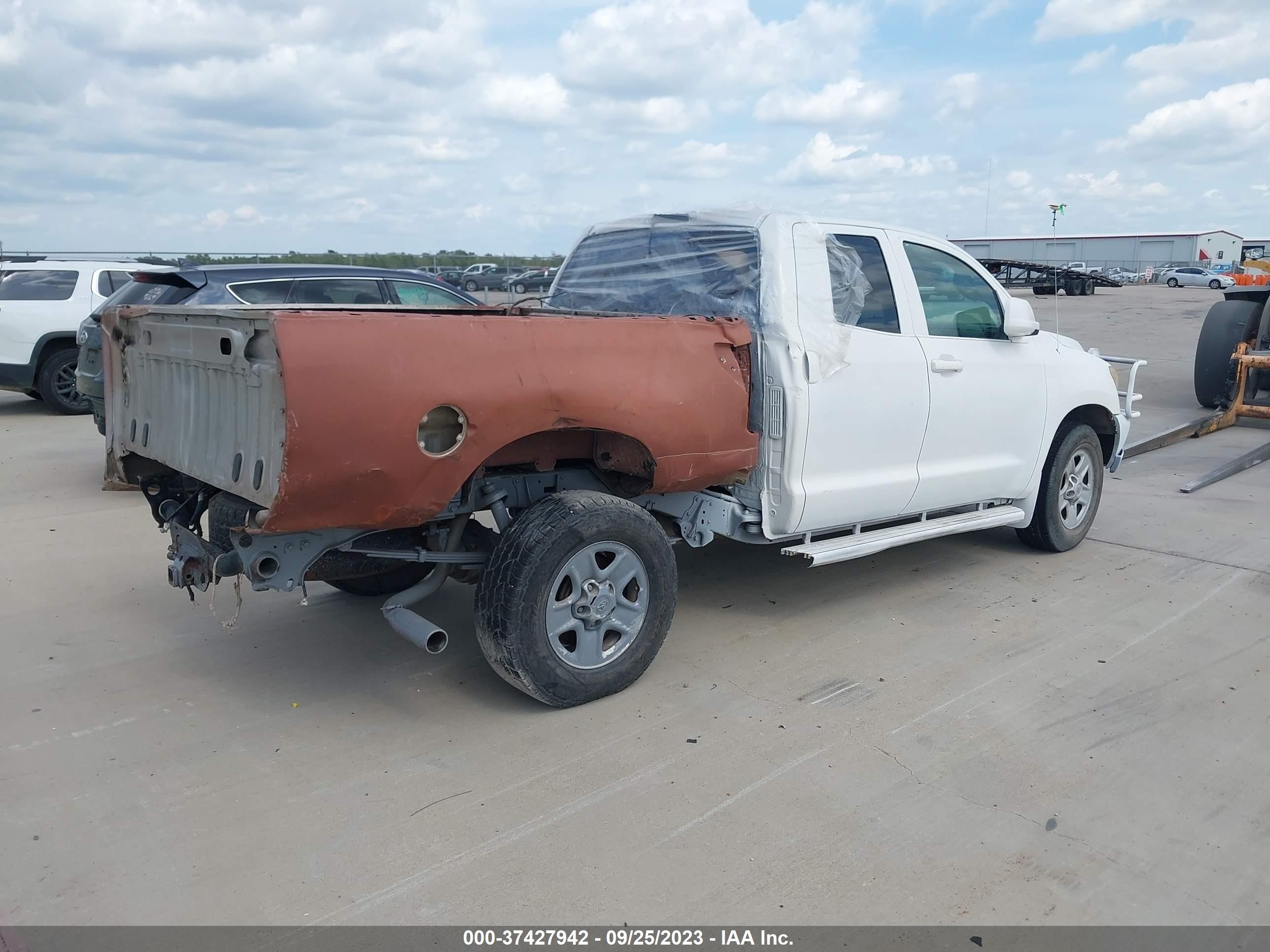 Photo 3 VIN: 5TBBT54197S450679 - TOYOTA TUNDRA 