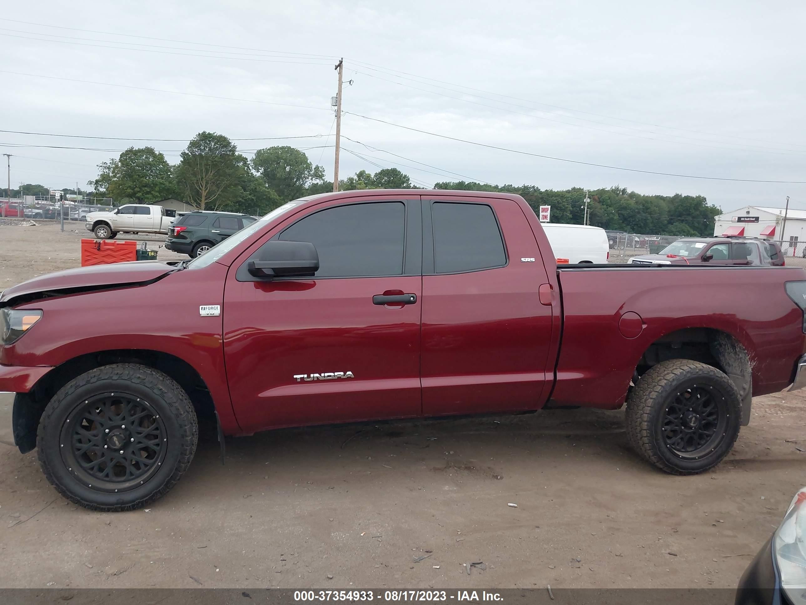 Photo 13 VIN: 5TBBT54198S461103 - TOYOTA TUNDRA 