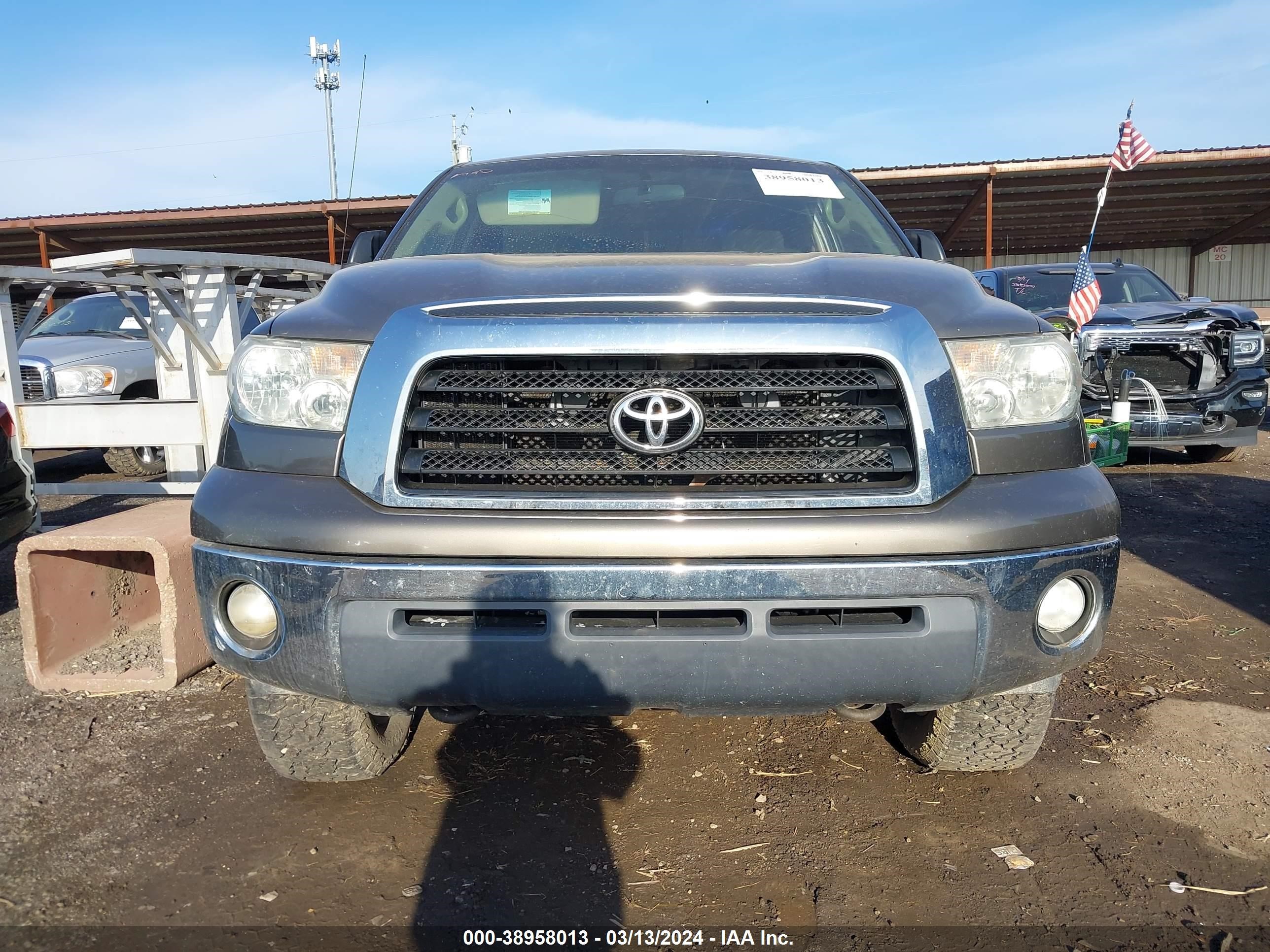 Photo 11 VIN: 5TBBT541X7S456958 - TOYOTA TUNDRA 