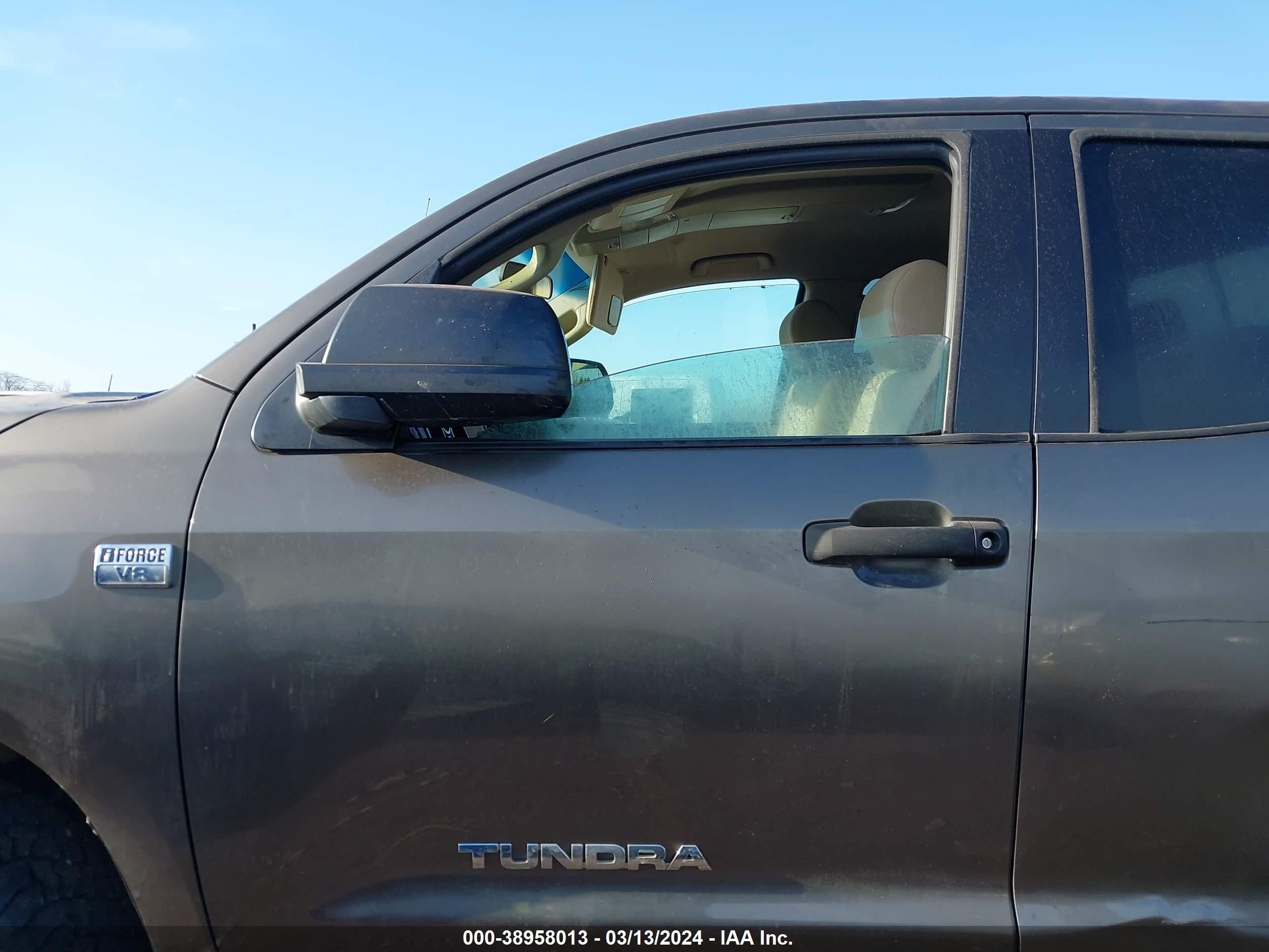 Photo 13 VIN: 5TBBT541X7S456958 - TOYOTA TUNDRA 