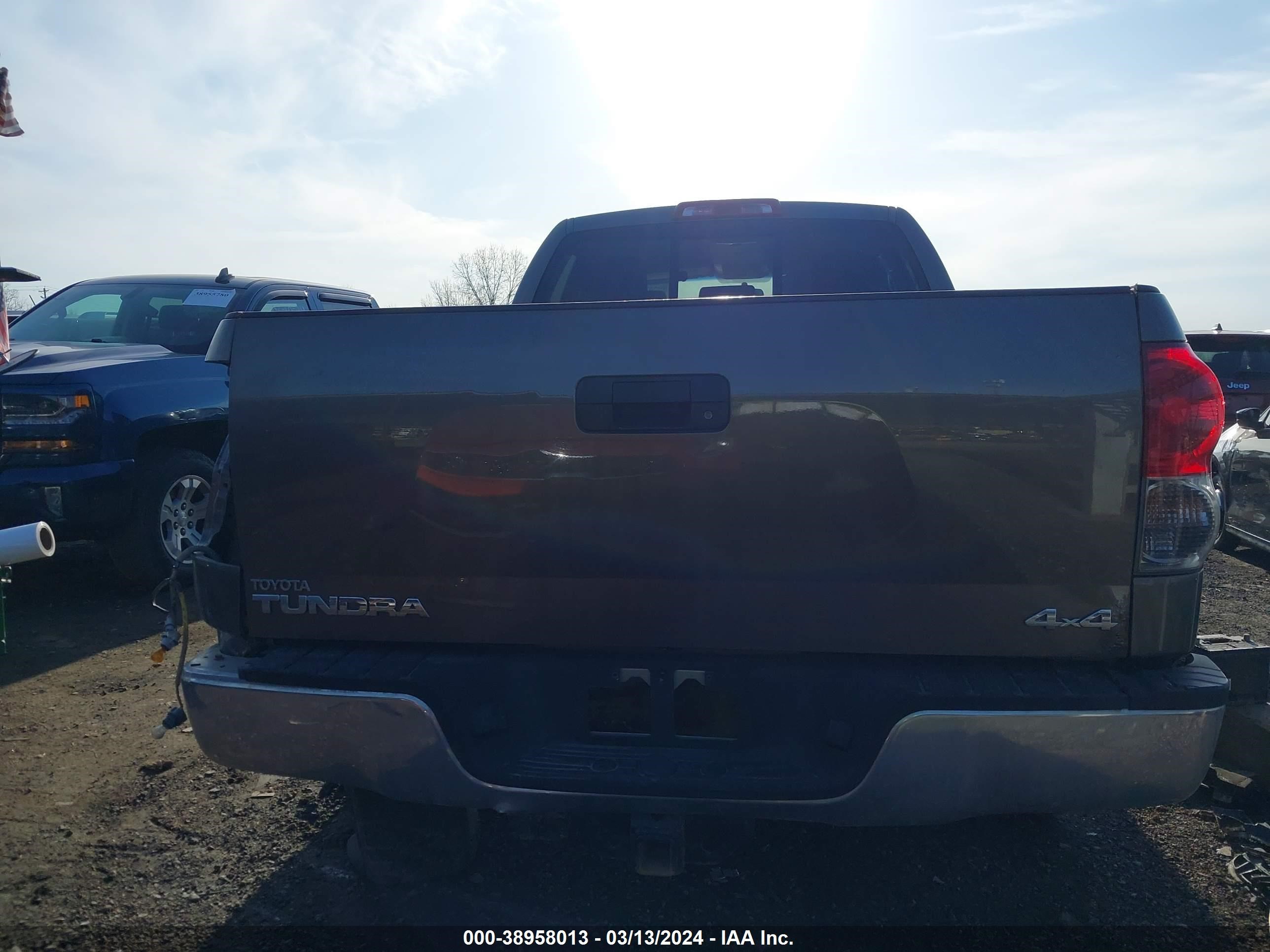 Photo 15 VIN: 5TBBT541X7S456958 - TOYOTA TUNDRA 