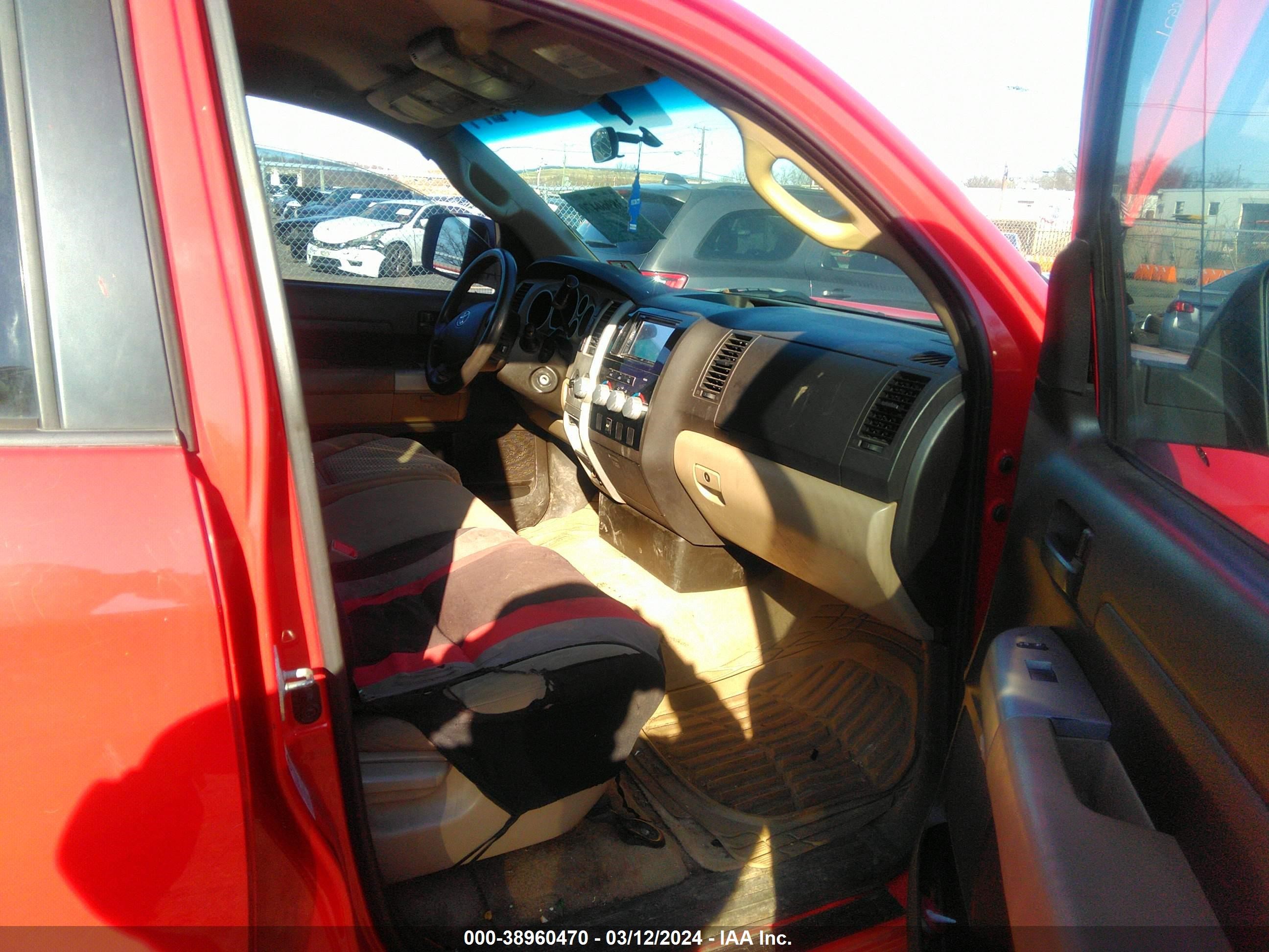 Photo 4 VIN: 5TBBV54108S496221 - TOYOTA TUNDRA 