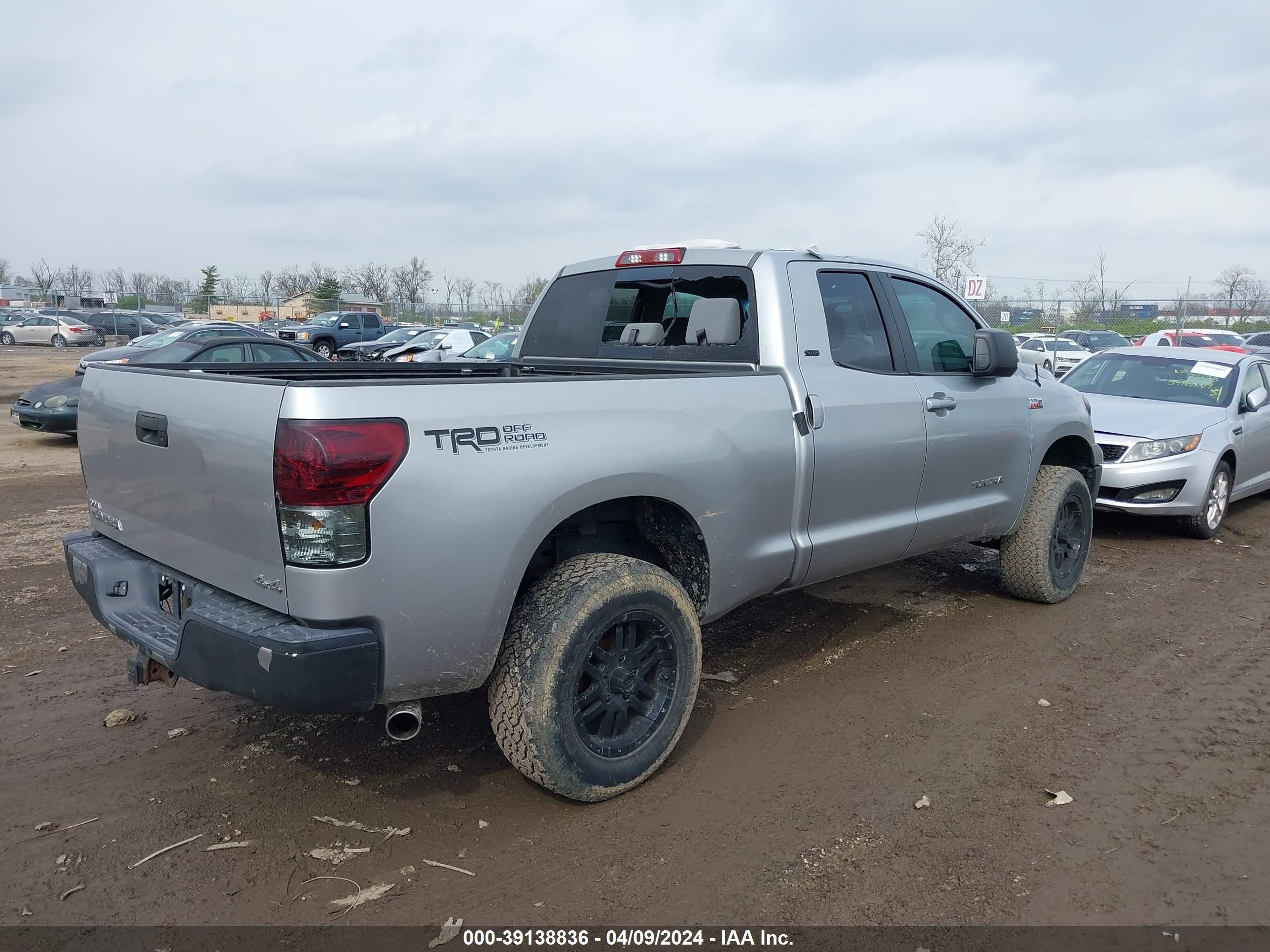 Photo 3 VIN: 5TBBV54117S485503 - TOYOTA TUNDRA 