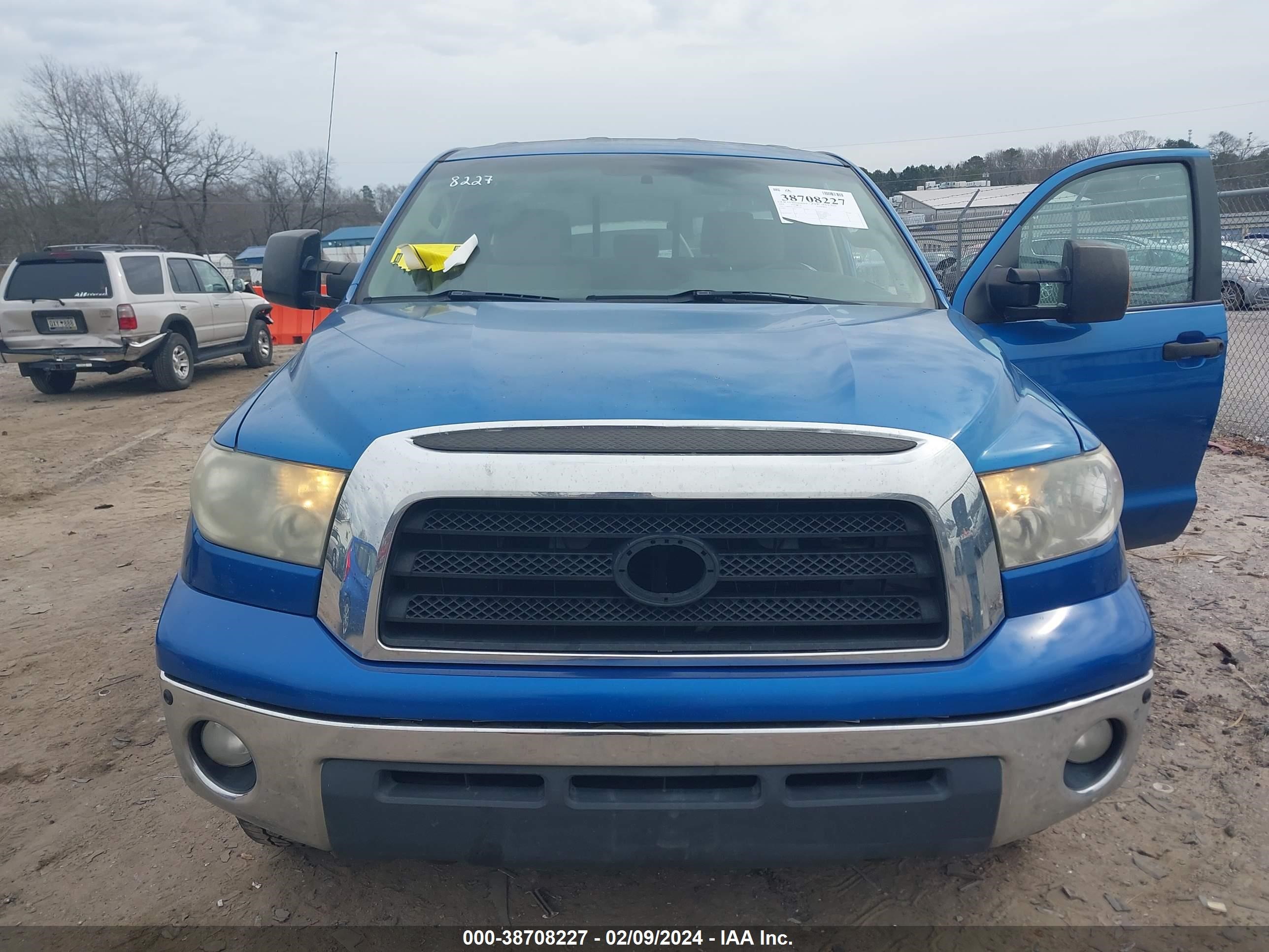 Photo 14 VIN: 5TBBV54168S492240 - TOYOTA TUNDRA 