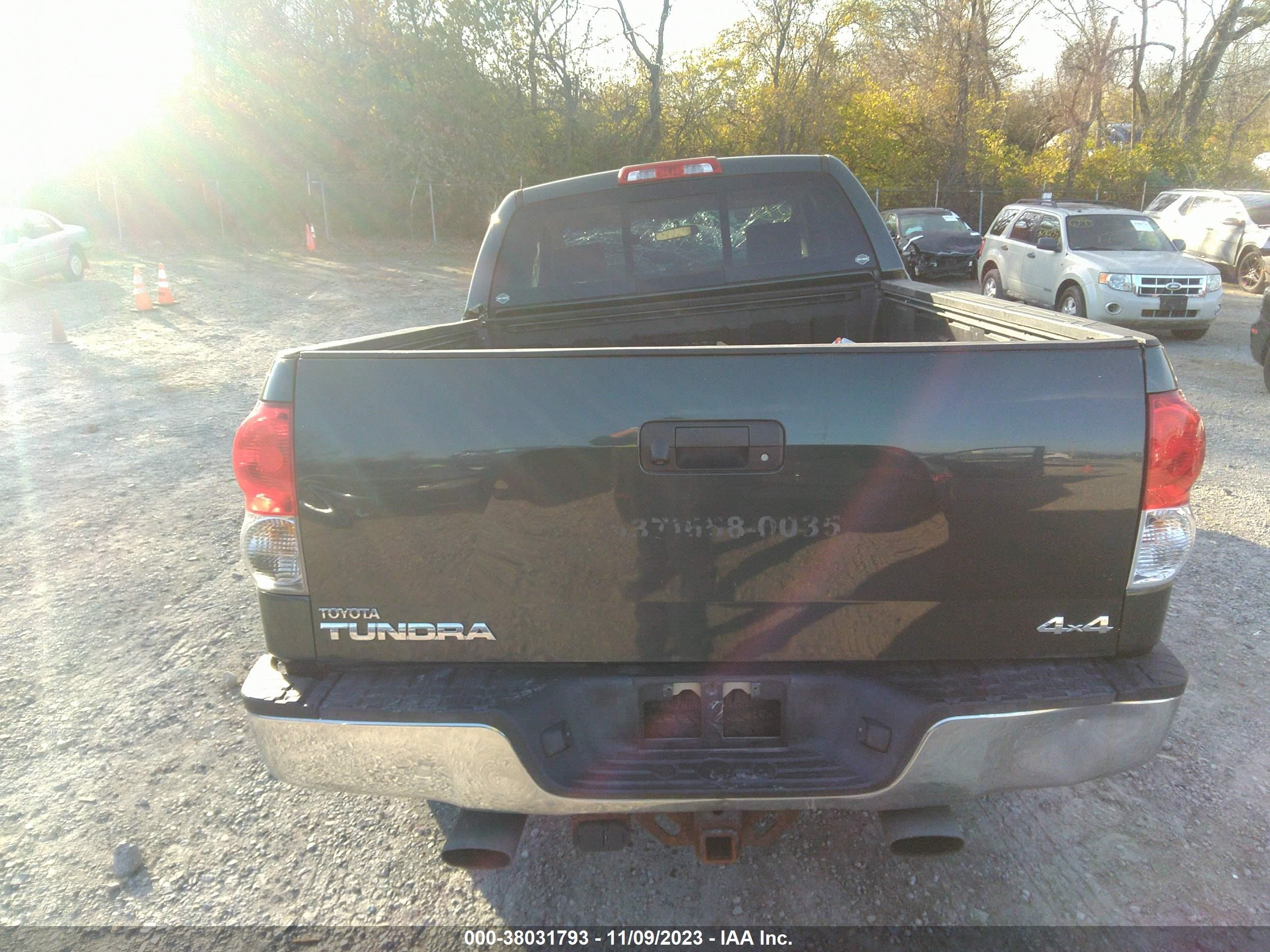 Photo 16 VIN: 5TBBV54168S505004 - TOYOTA TUNDRA 