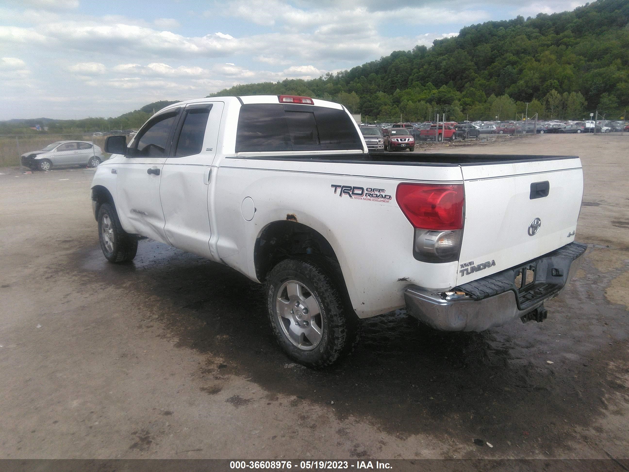 Photo 2 VIN: 5TBBV54197S450837 - TOYOTA TUNDRA 